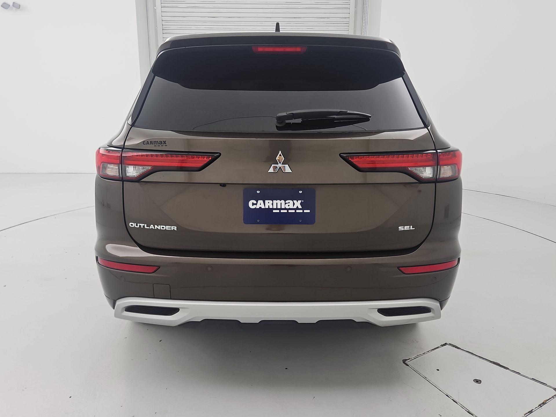 Thumbnail: 2022 Mitsubishi Outlander - 6