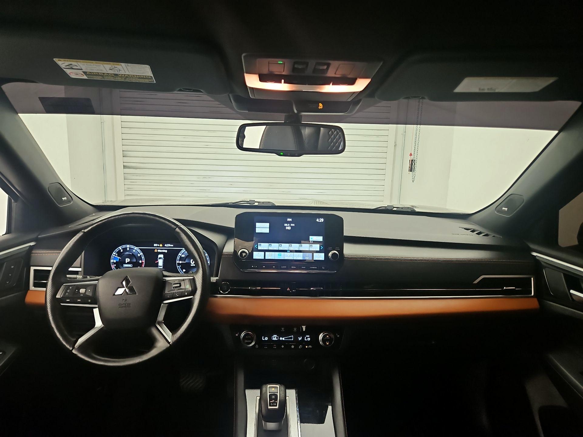 Thumbnail: 2022 Mitsubishi Outlander - 8