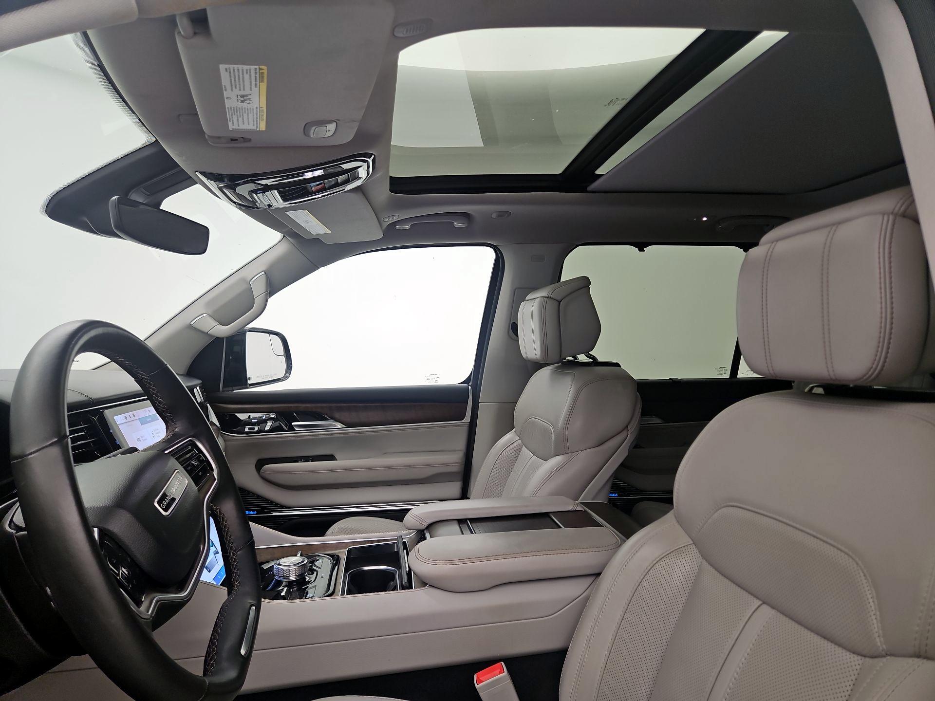 Thumbnail: 2023 Jeep Grand Wagoneer - 19