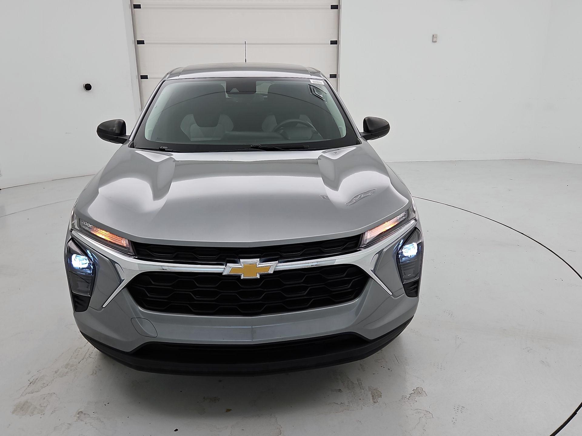 Thumbnail: 2024 Chevrolet Trax - 2