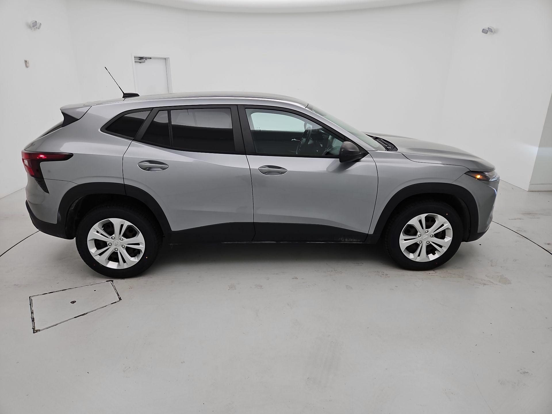Thumbnail: 2024 Chevrolet Trax - 4