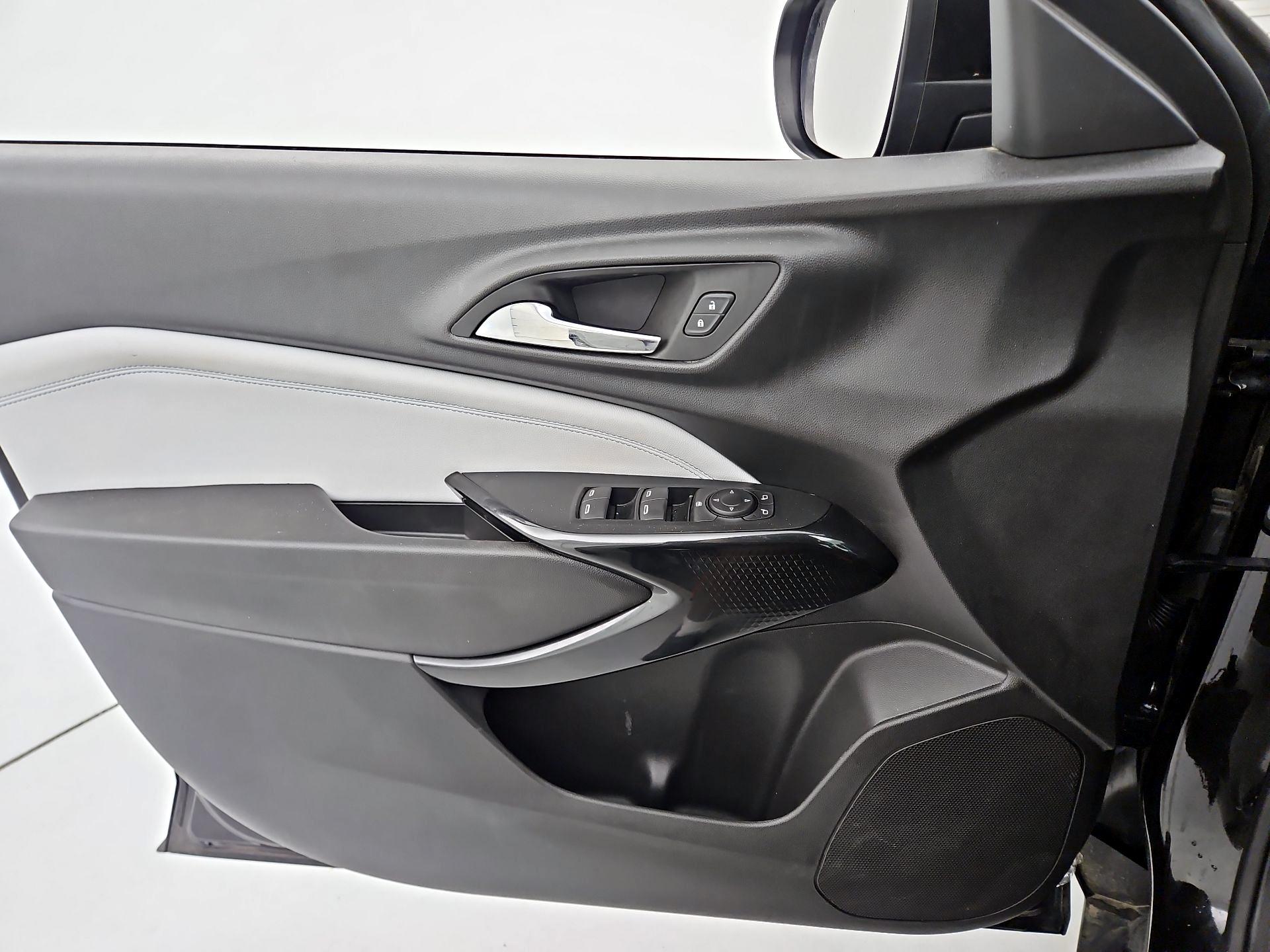 Thumbnail: 2024 Chevrolet Trax - 10