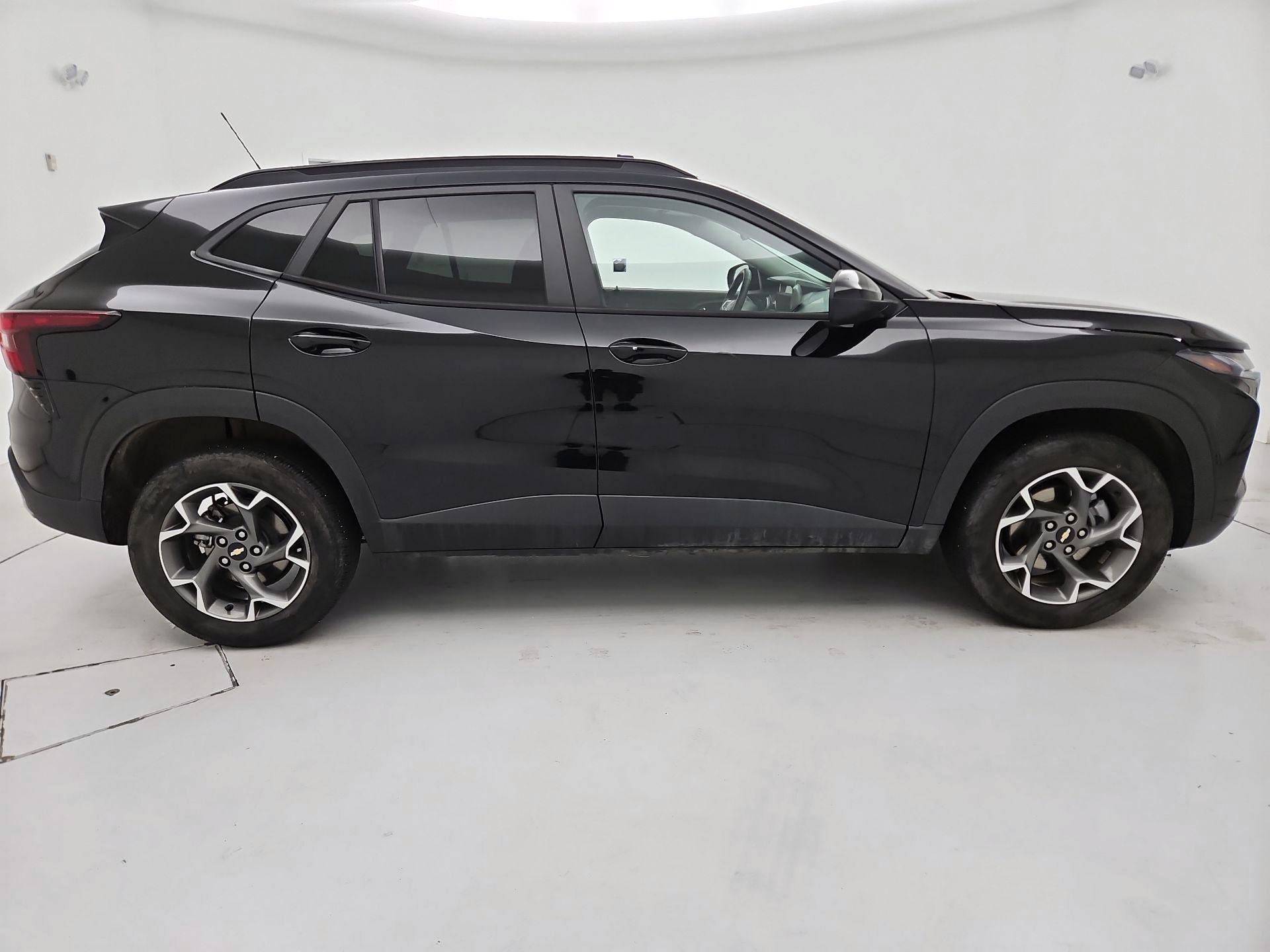 Thumbnail: 2024 Chevrolet Trax - 4