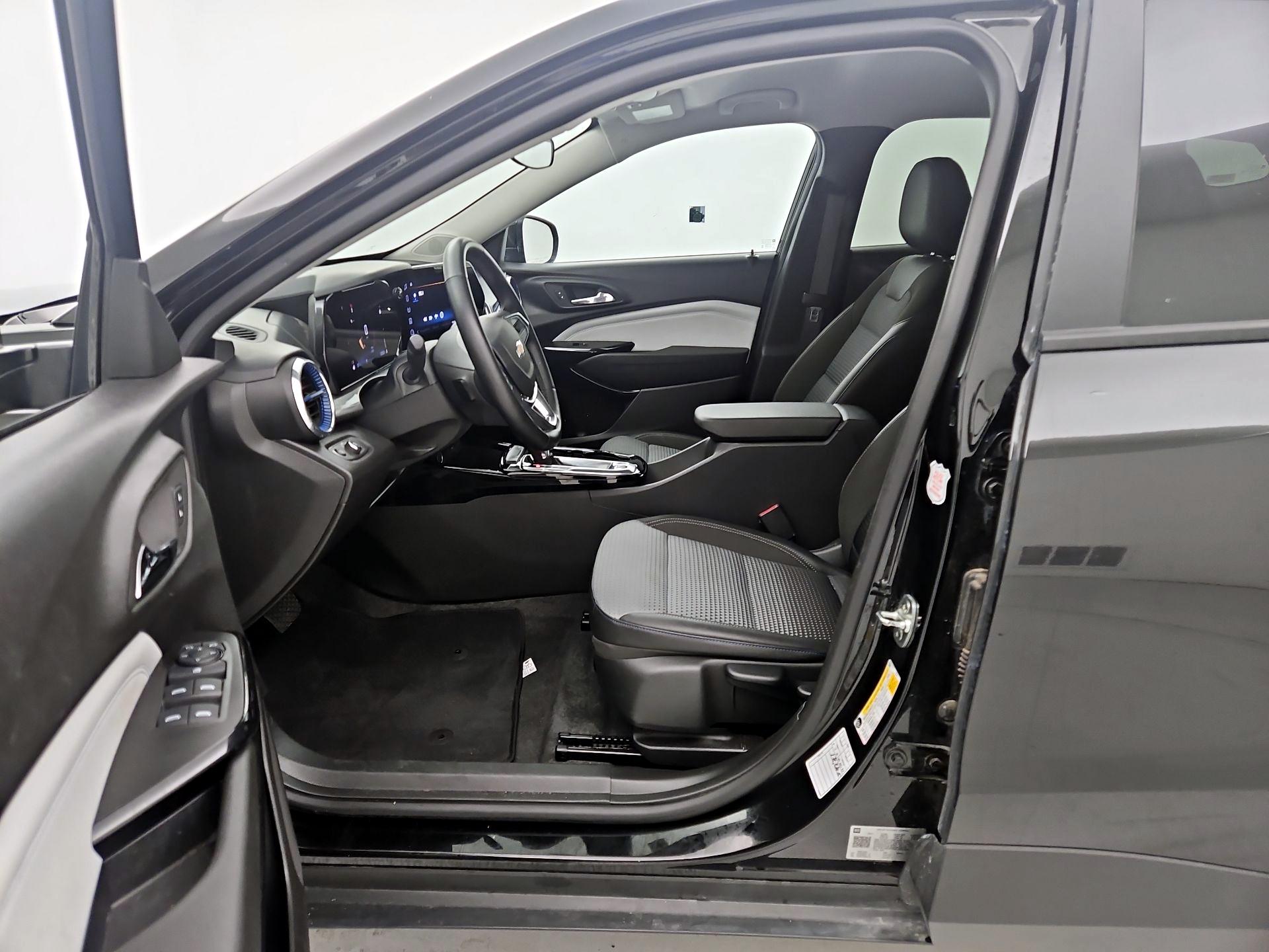 Thumbnail: 2025 Chevrolet Trax - 11
