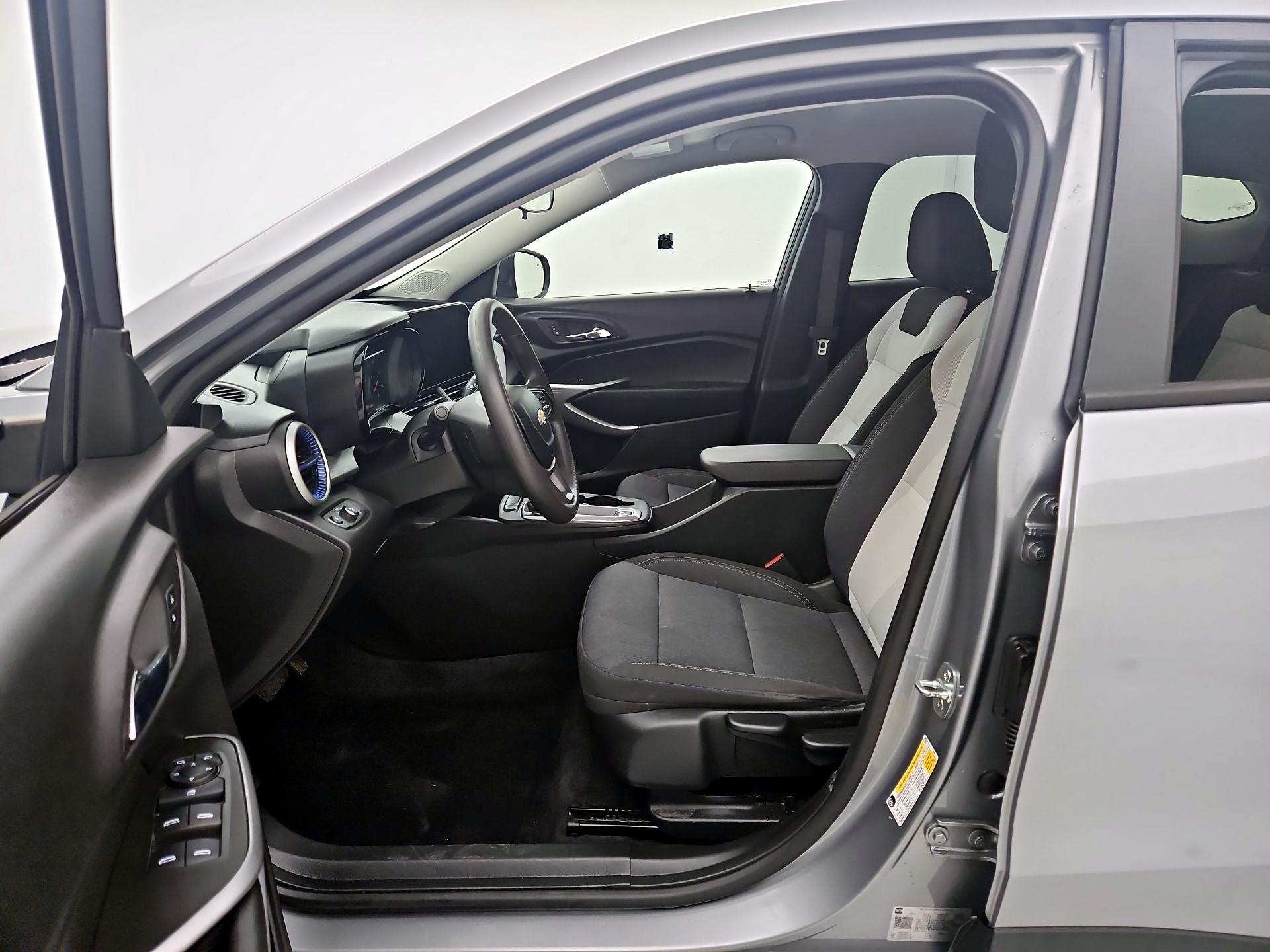 Thumbnail: 2024 Chevrolet Trax - 11