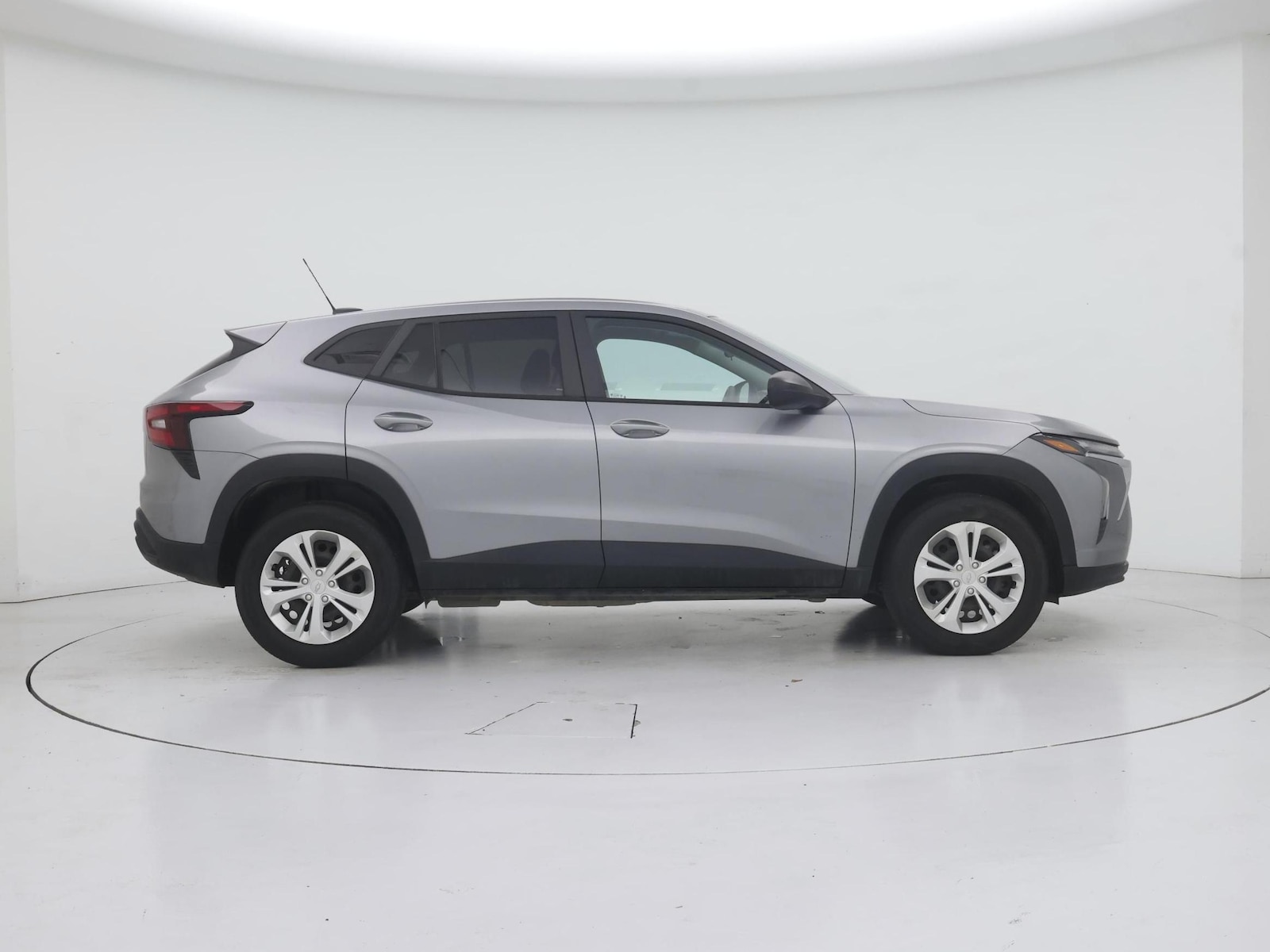 2024 Chevrolet Trax LS - Photo 8