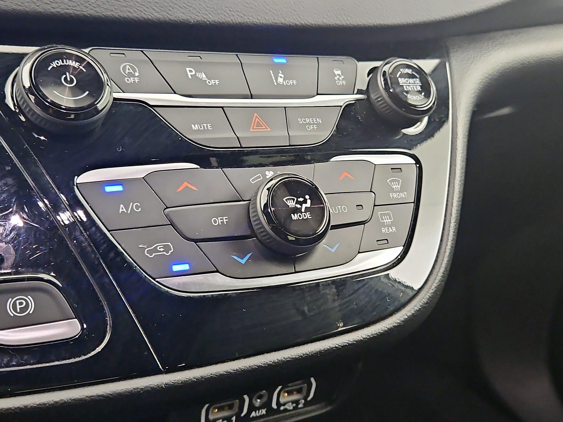 Thumbnail: 2025 Chrysler Pacifica - 16