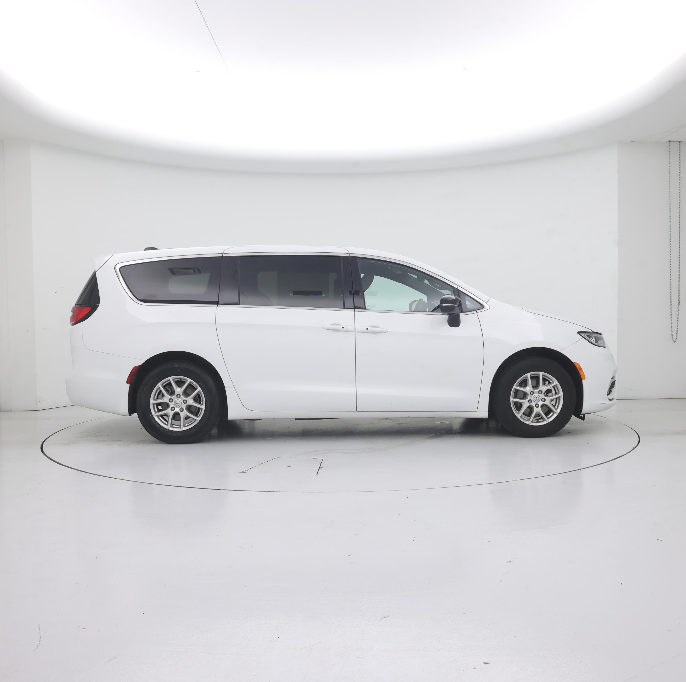 Thumbnail: 2025 Chrysler Pacifica - 7