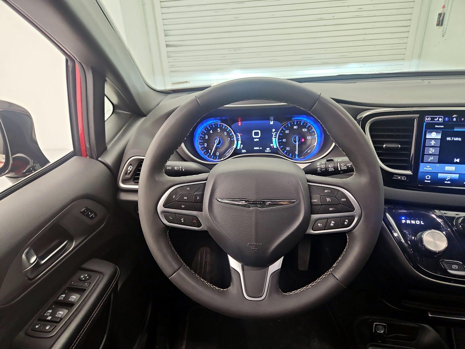 Thumbnail: 2025 Chrysler Pacifica - 10