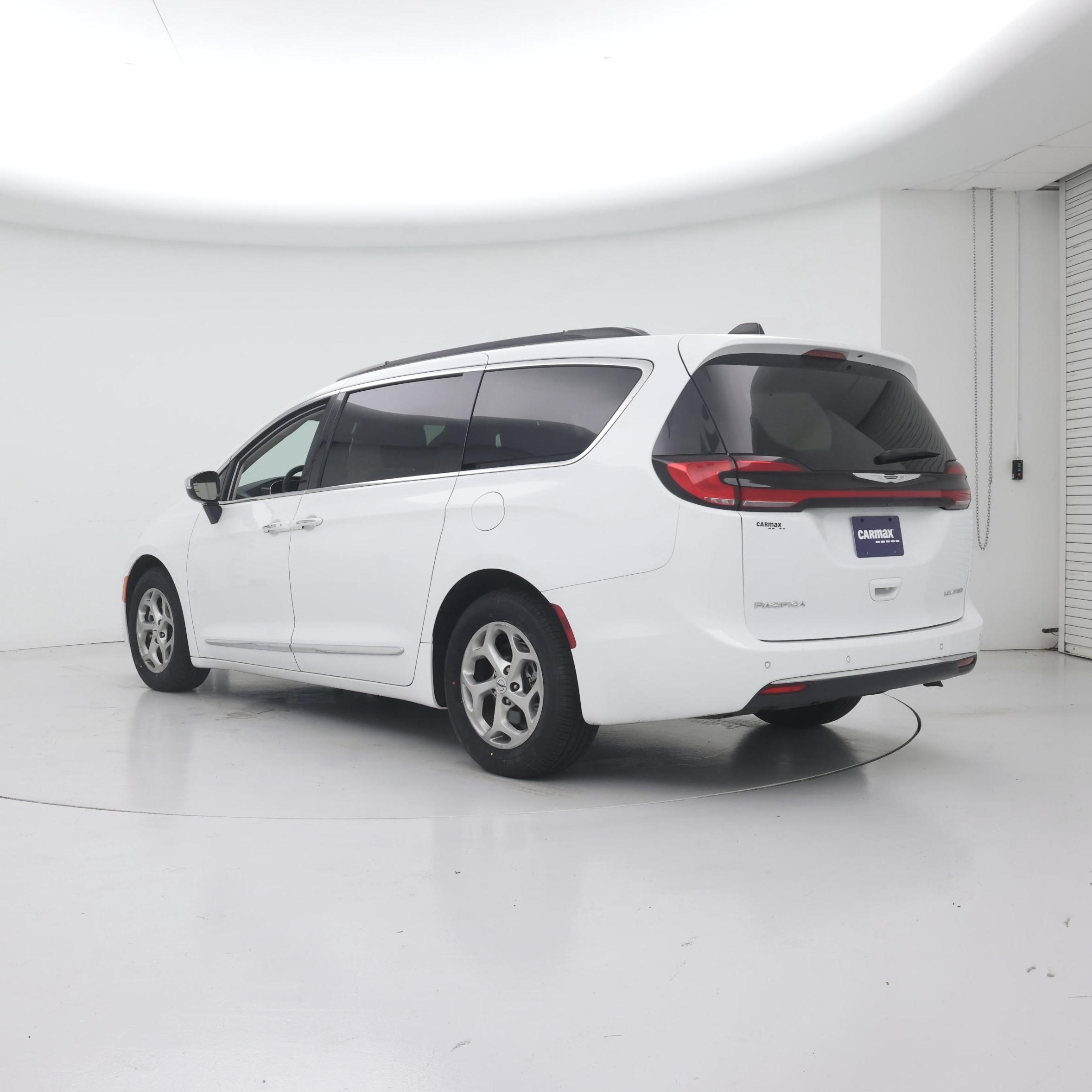 Thumbnail: 2023 Chrysler Pacifica - 2