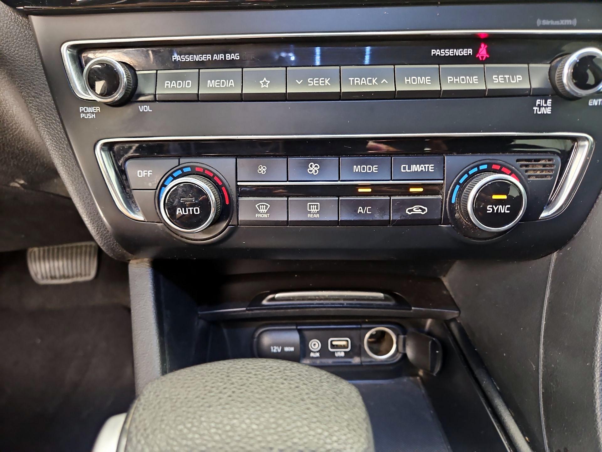 Thumbnail: 2019 Kia Optima - 14