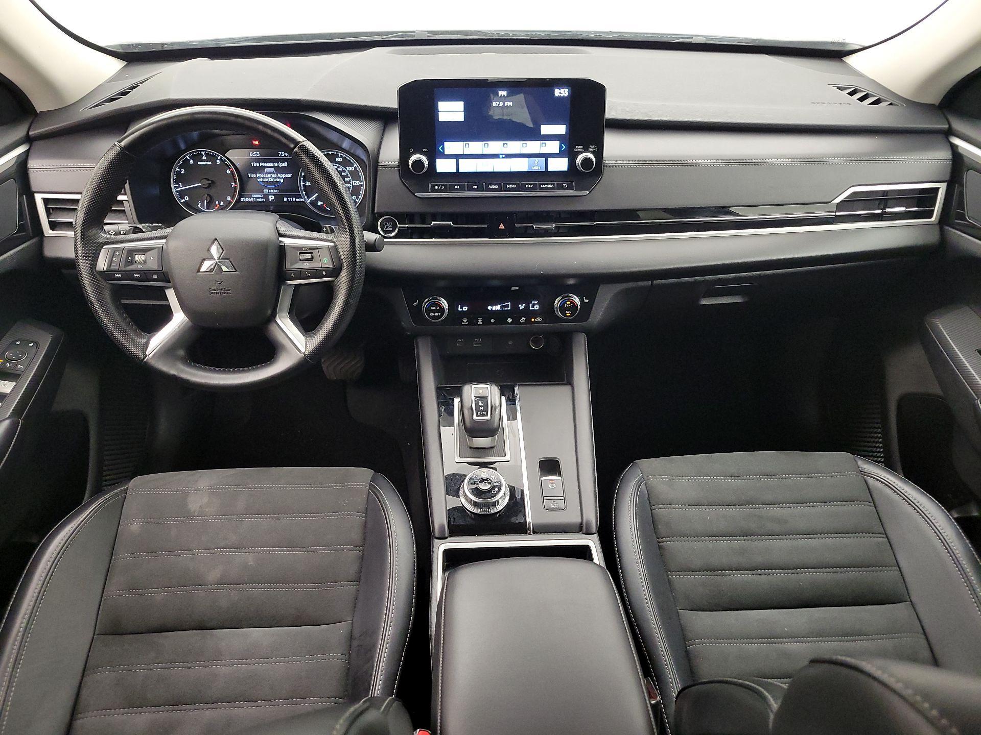 Thumbnail: 2024 Mitsubishi Outlander - 9