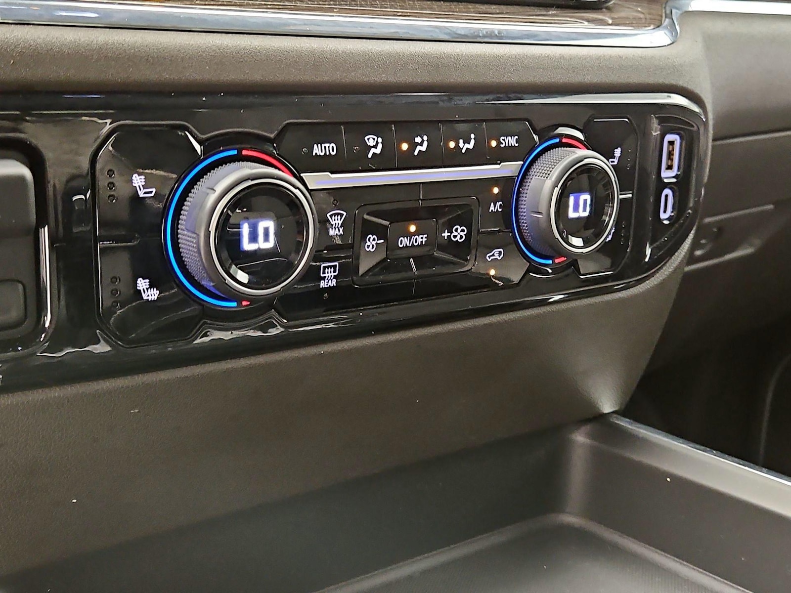 2024 Chevrolet Silverado 2500HD LT - Photo 17