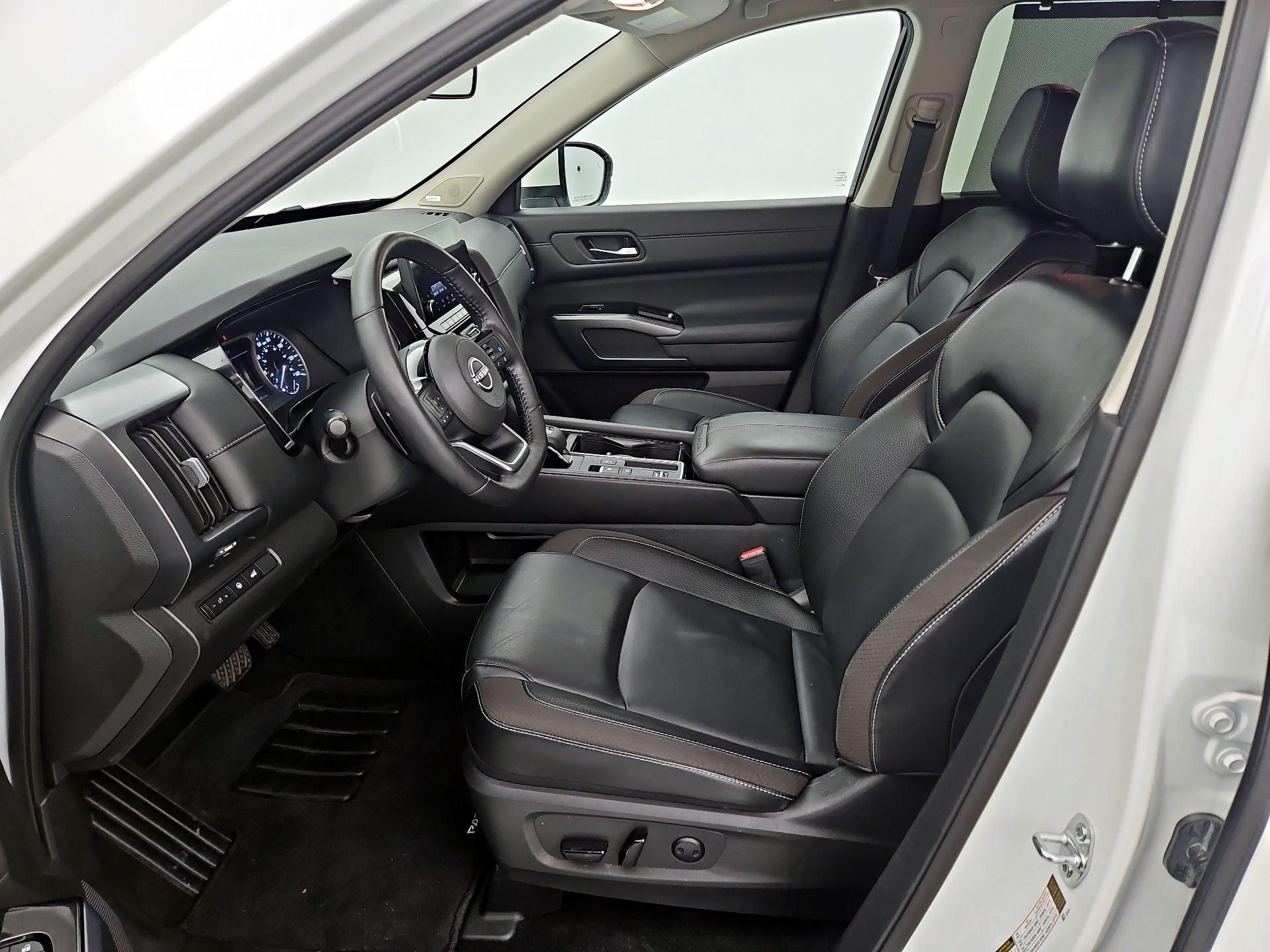 Thumbnail: 2024 Nissan Pathfinder - 9
