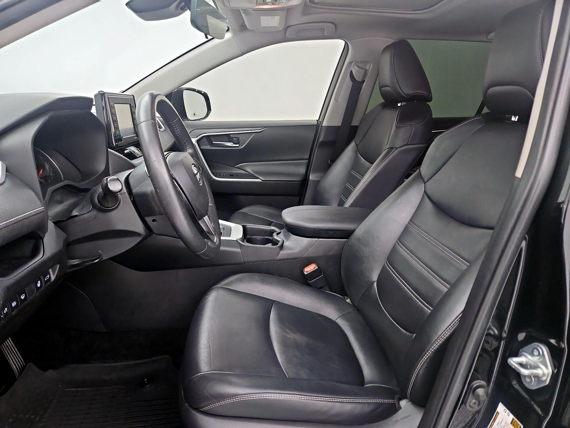Thumbnail: 2020 Toyota RAV4 - 9