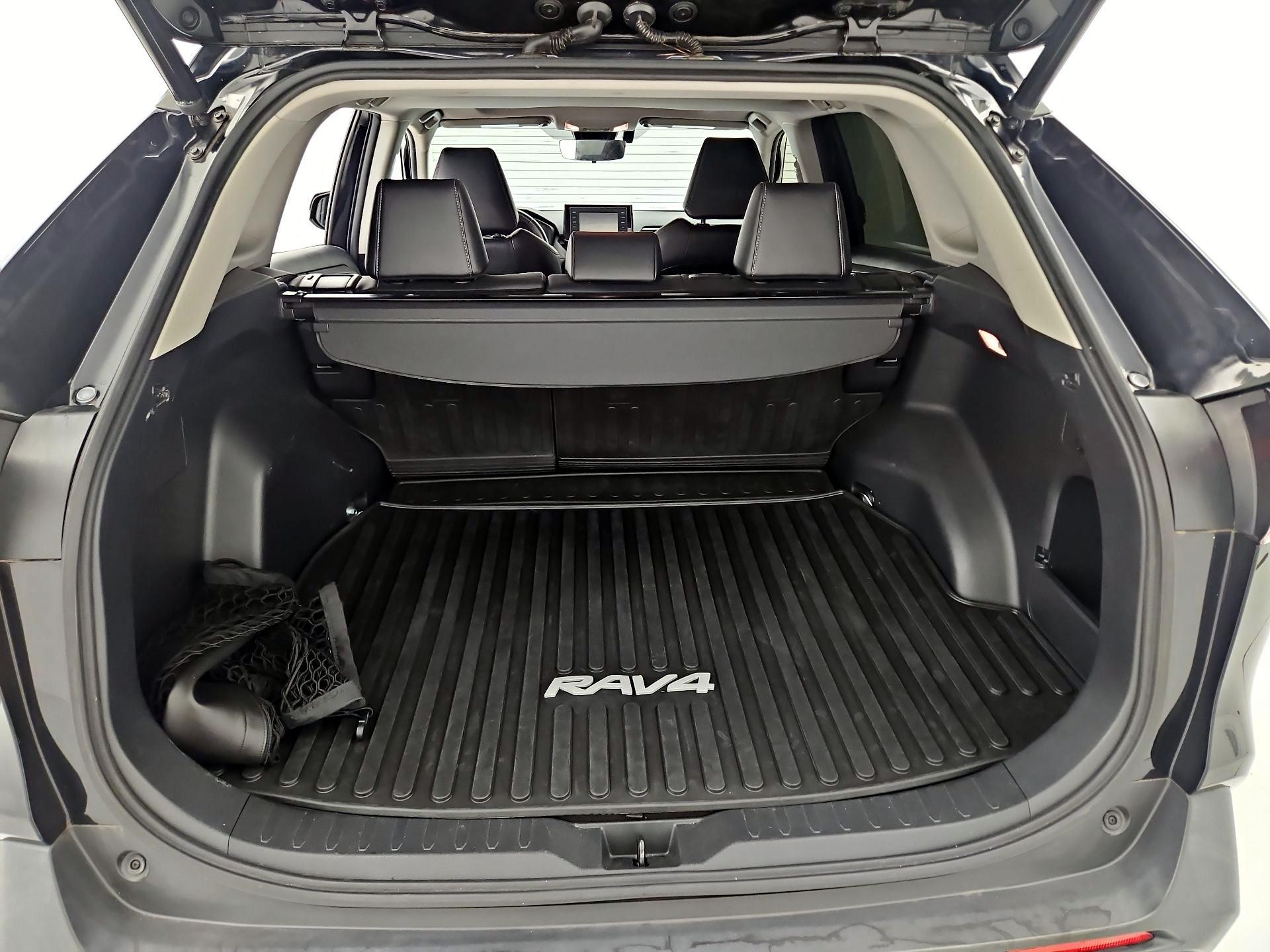 Thumbnail: 2020 Toyota RAV4 - 20