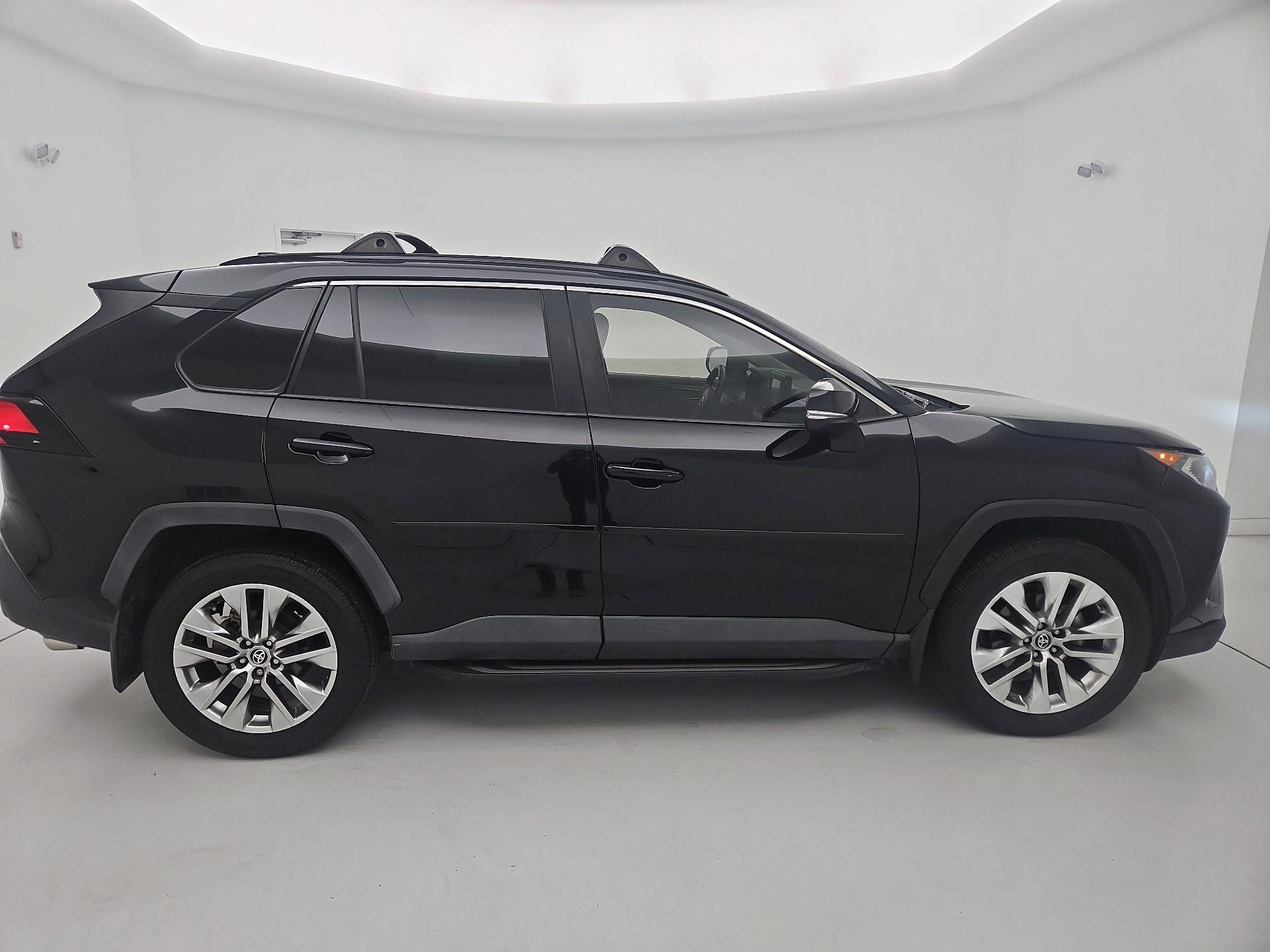 Thumbnail: 2020 Toyota RAV4 - 4