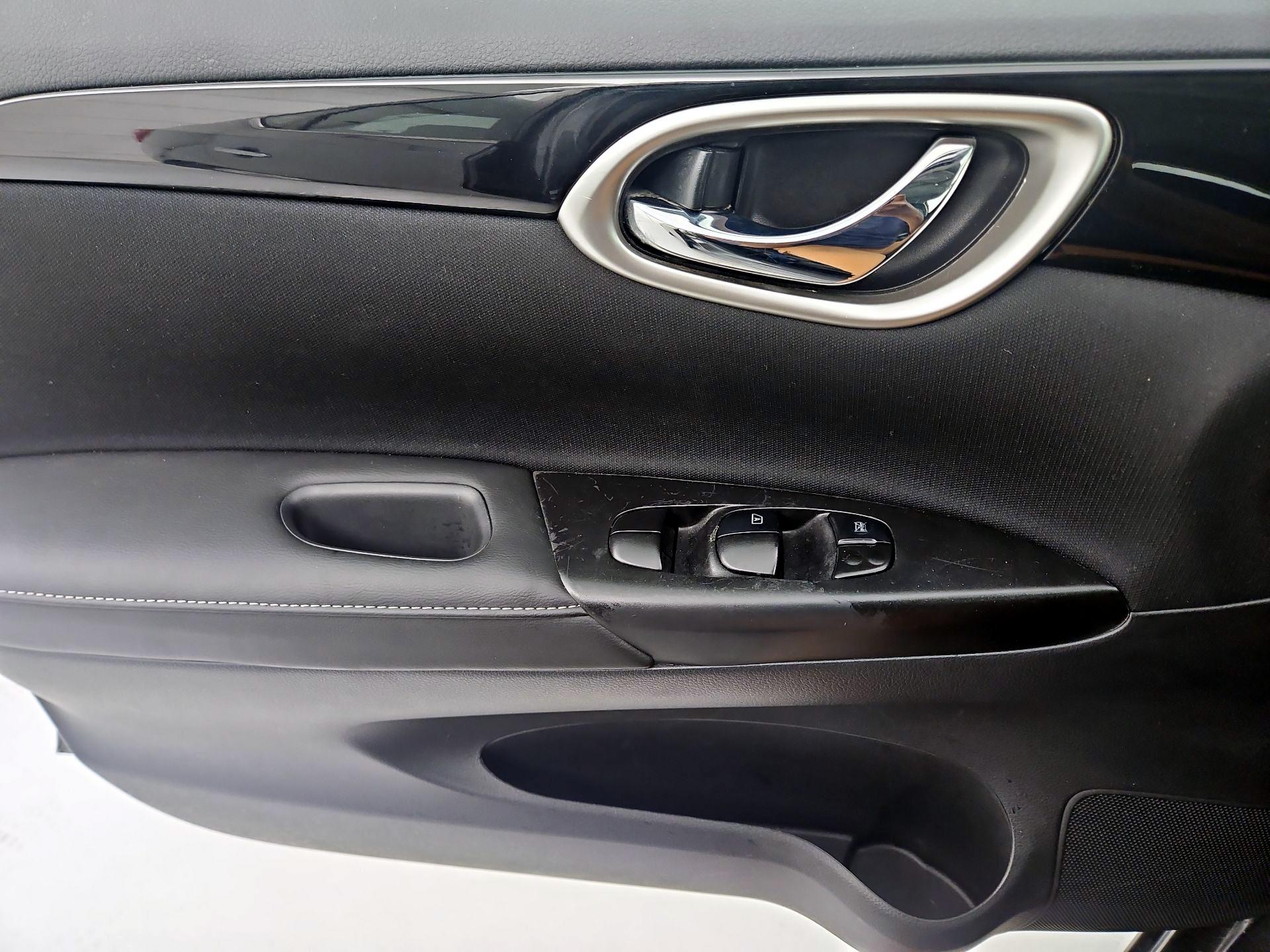 Thumbnail: 2019 Nissan Sentra - 10
