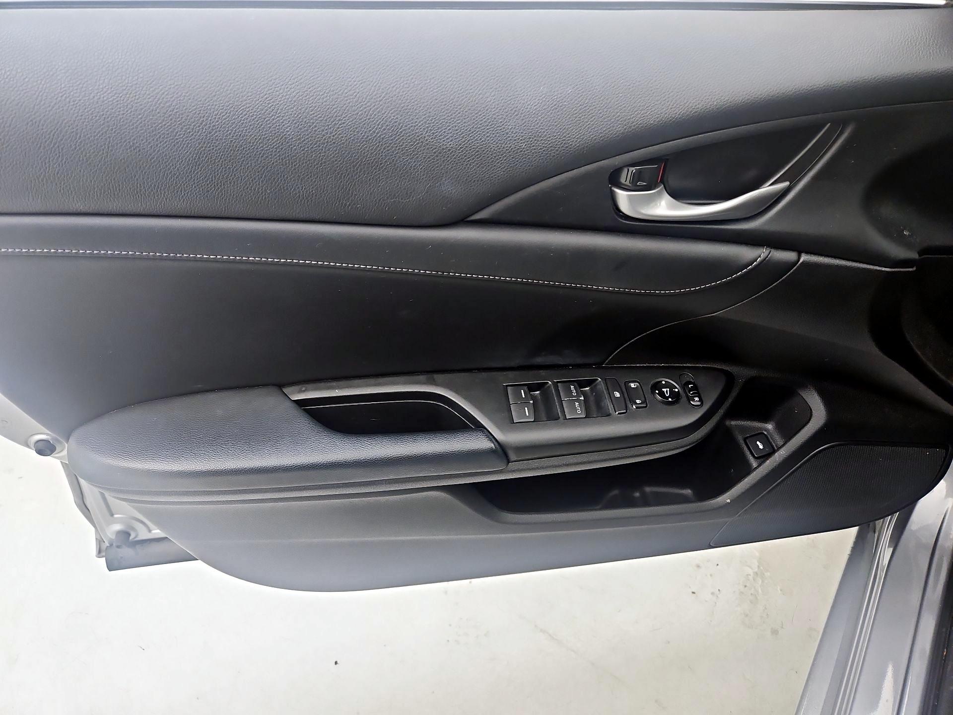 Thumbnail: 2020 Honda Insight - 12