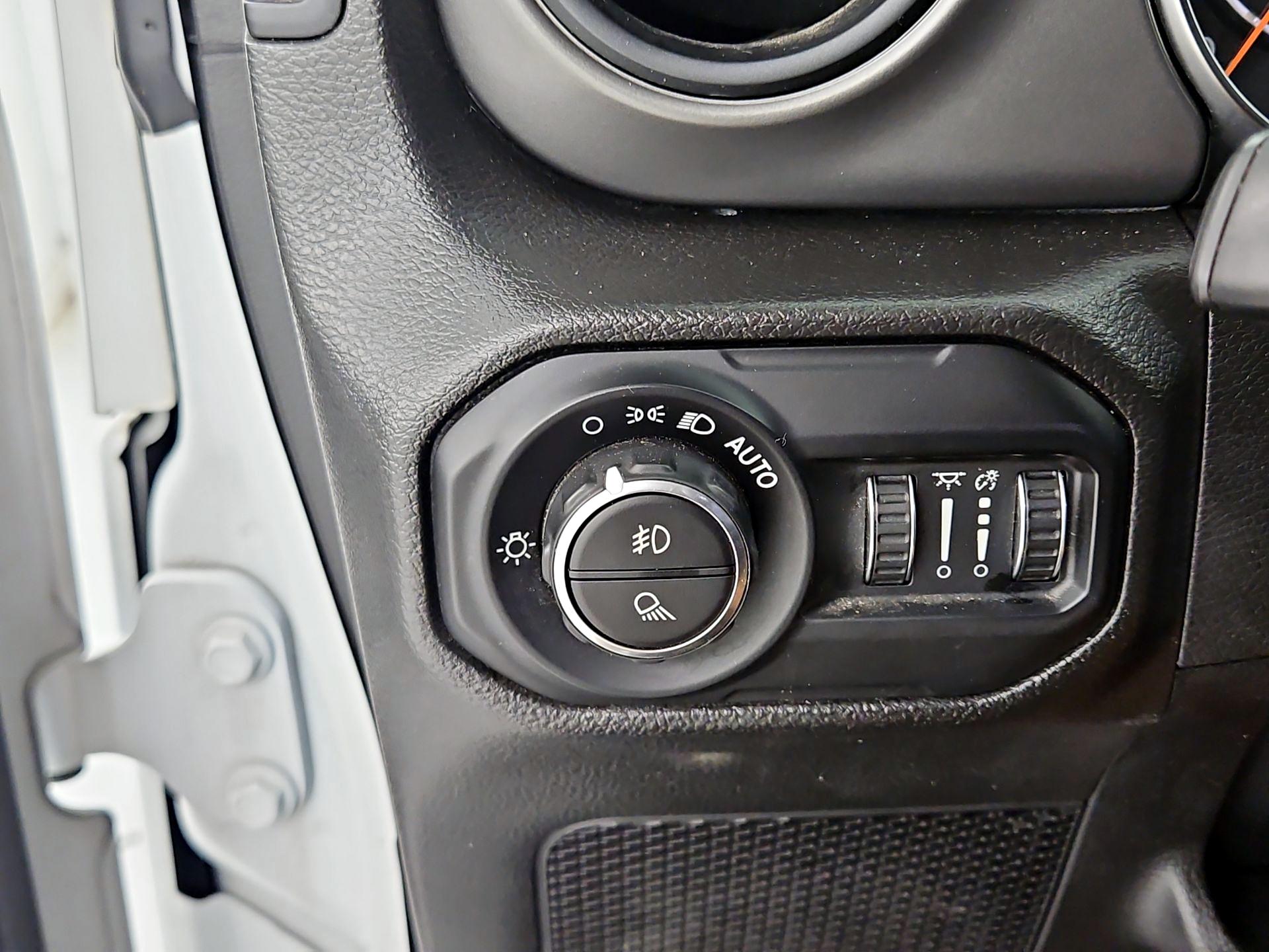 Thumbnail: 2022 Jeep Gladiator - 11