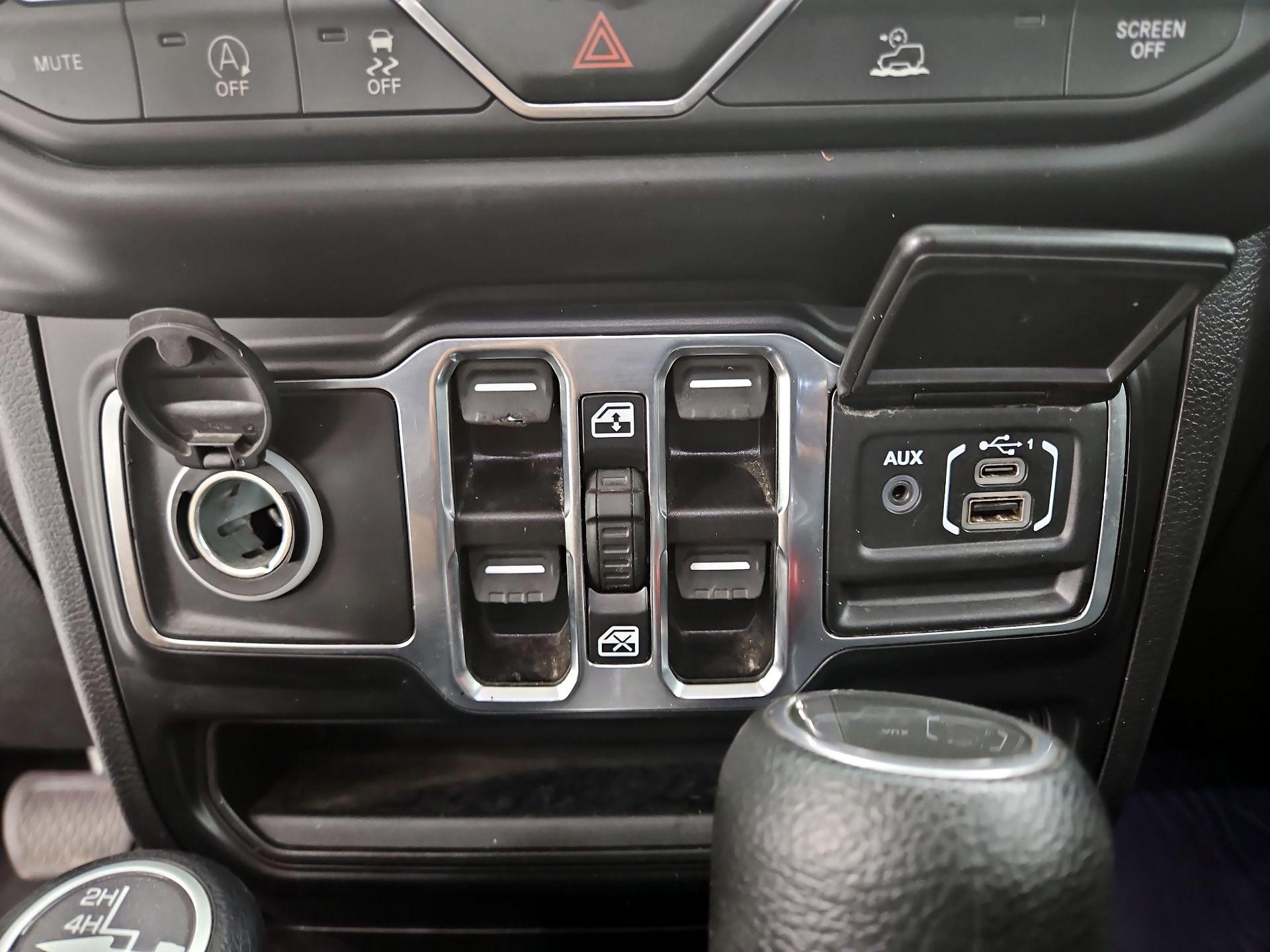 Thumbnail: 2022 Jeep Gladiator - 17