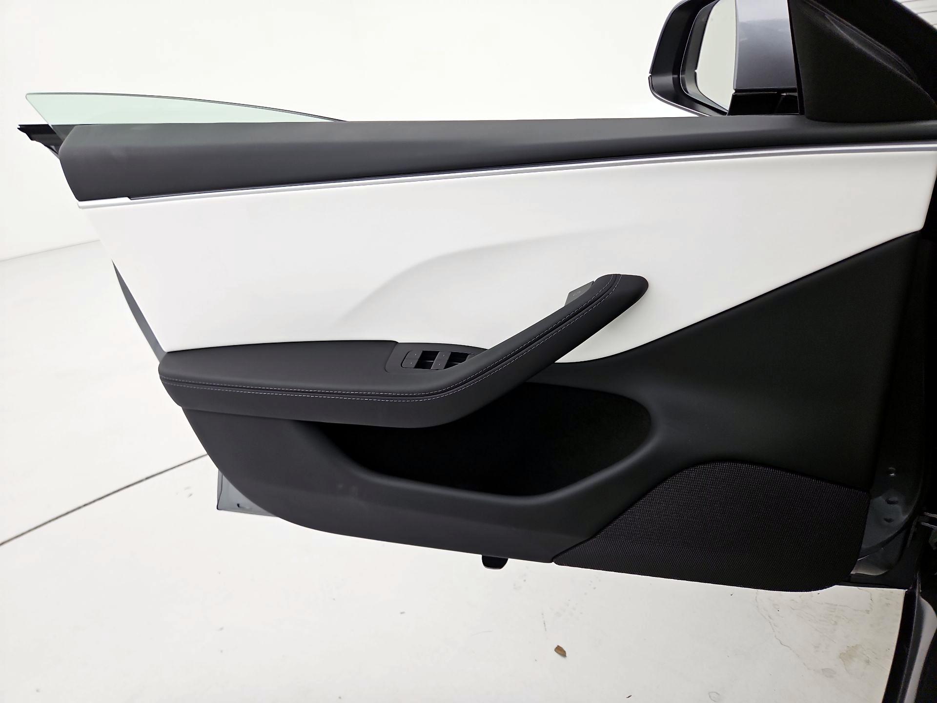 Thumbnail: 2025 Tesla Model 3 - 10