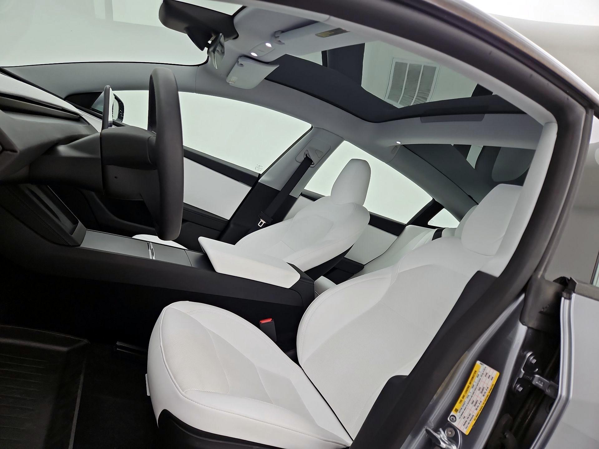 Thumbnail: 2025 Tesla Model 3 - 15