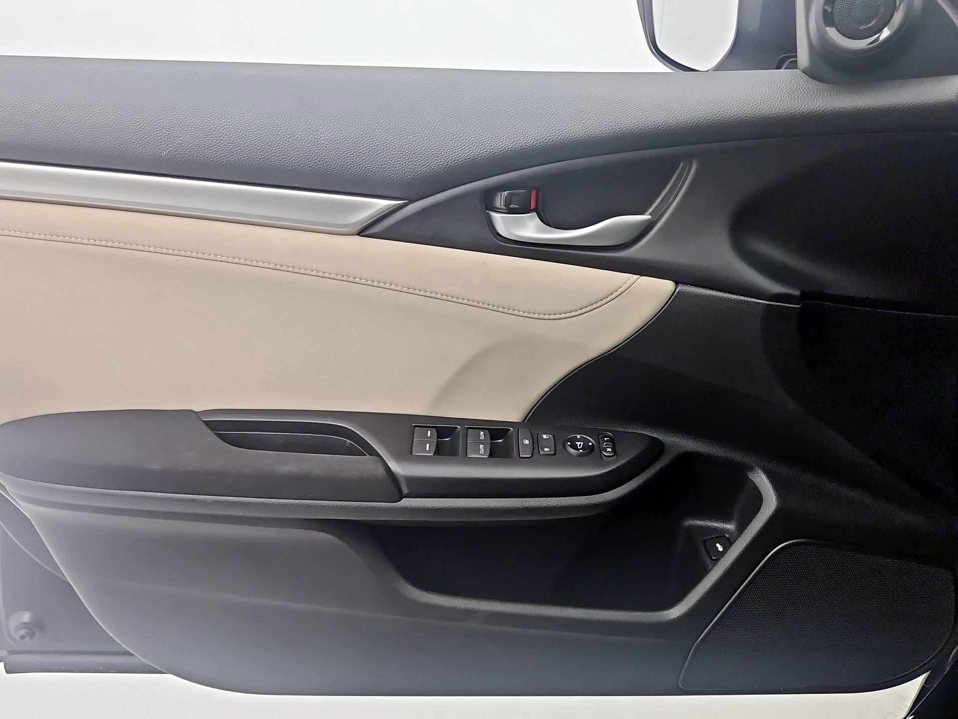 Thumbnail: 2016 Honda Civic - 12