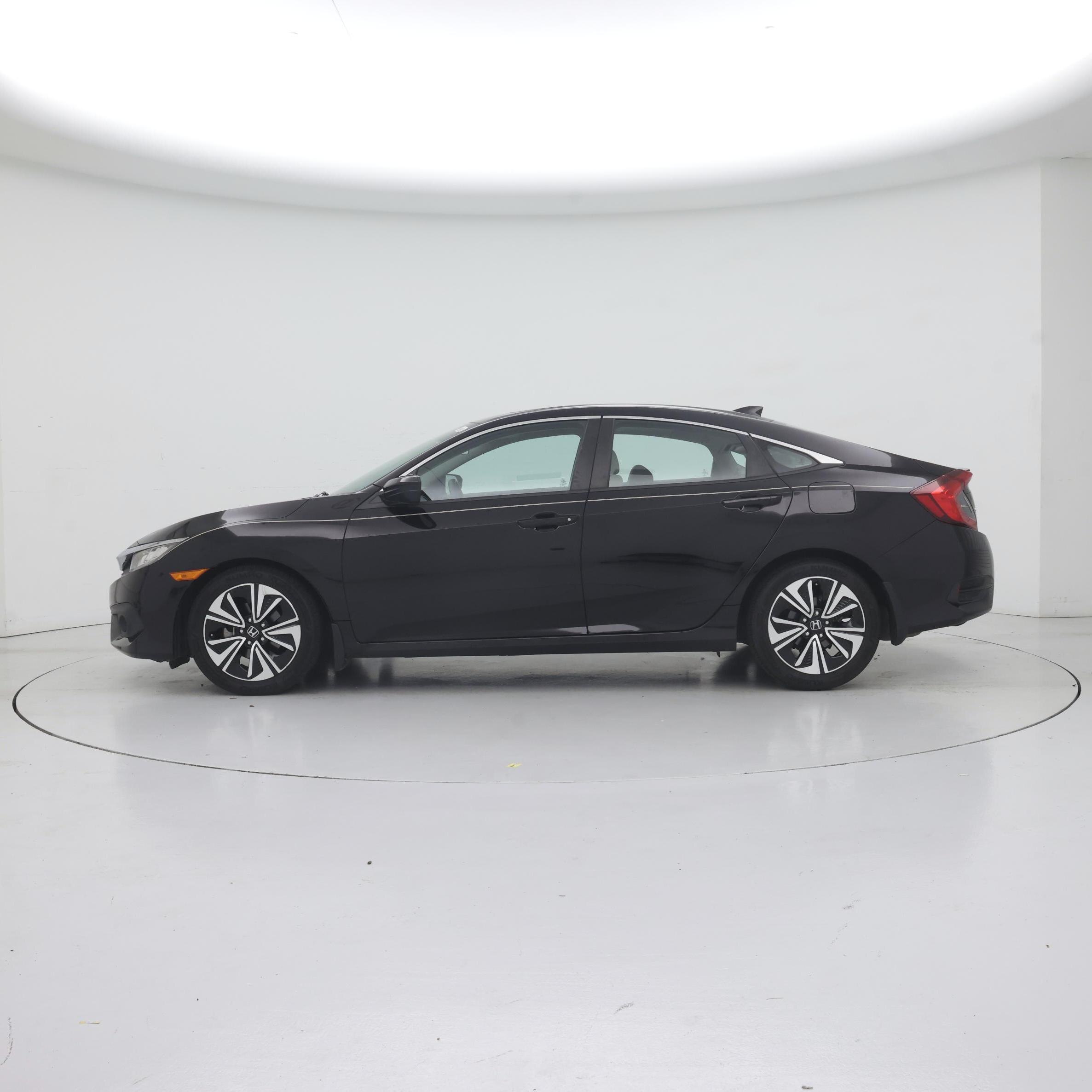 Thumbnail: 2016 Honda Civic - 3