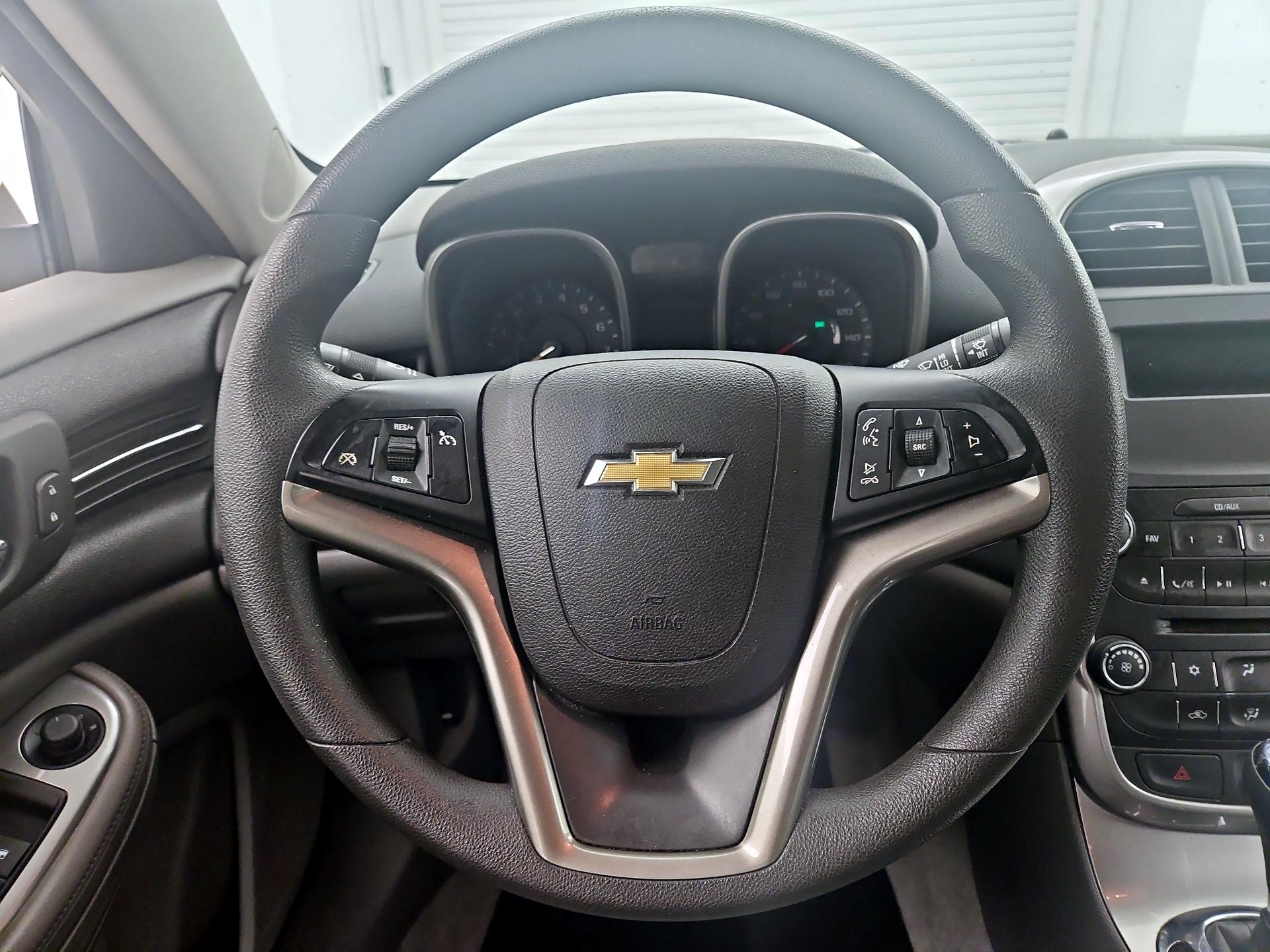 Thumbnail: 2016 Chevrolet Malibu - 10
