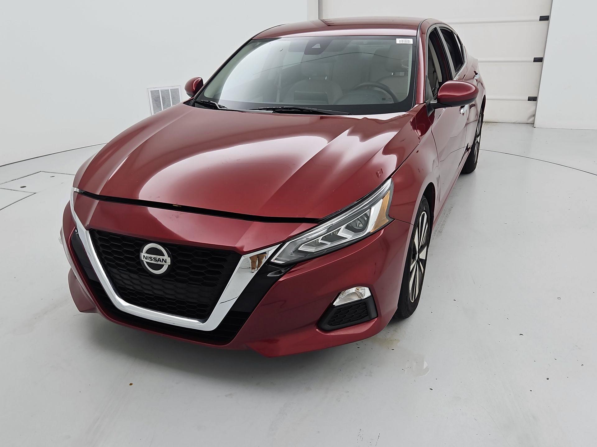 Thumbnail: 2022 Nissan Altima - 3