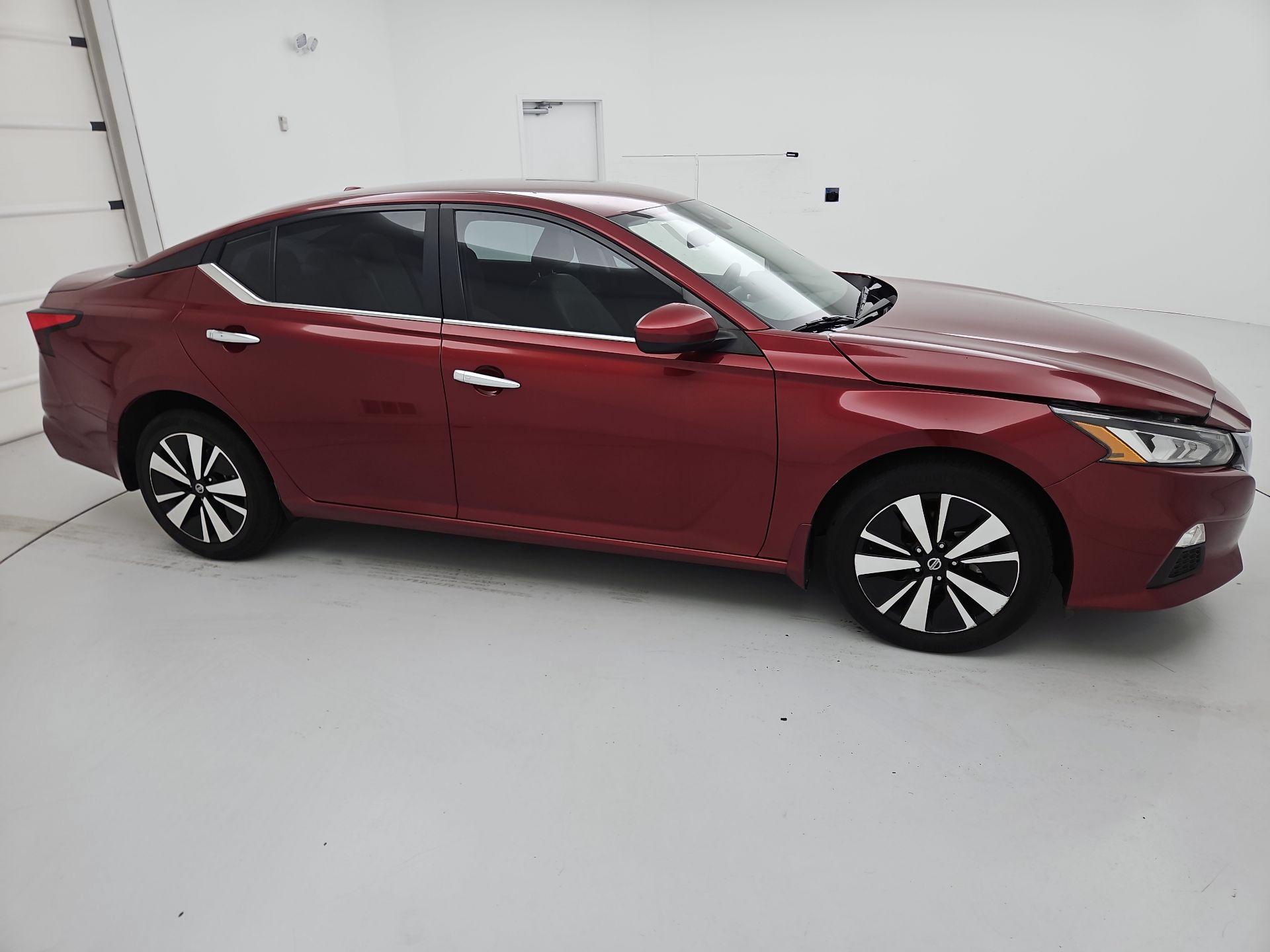 Thumbnail: 2022 Nissan Altima - 4
