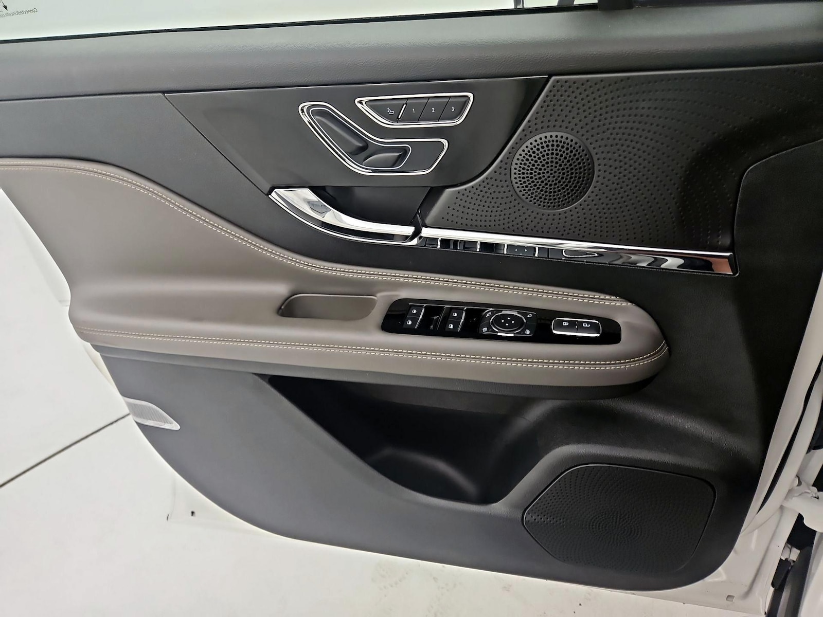 2024 Lincoln Corsair Premiere - Photo 11