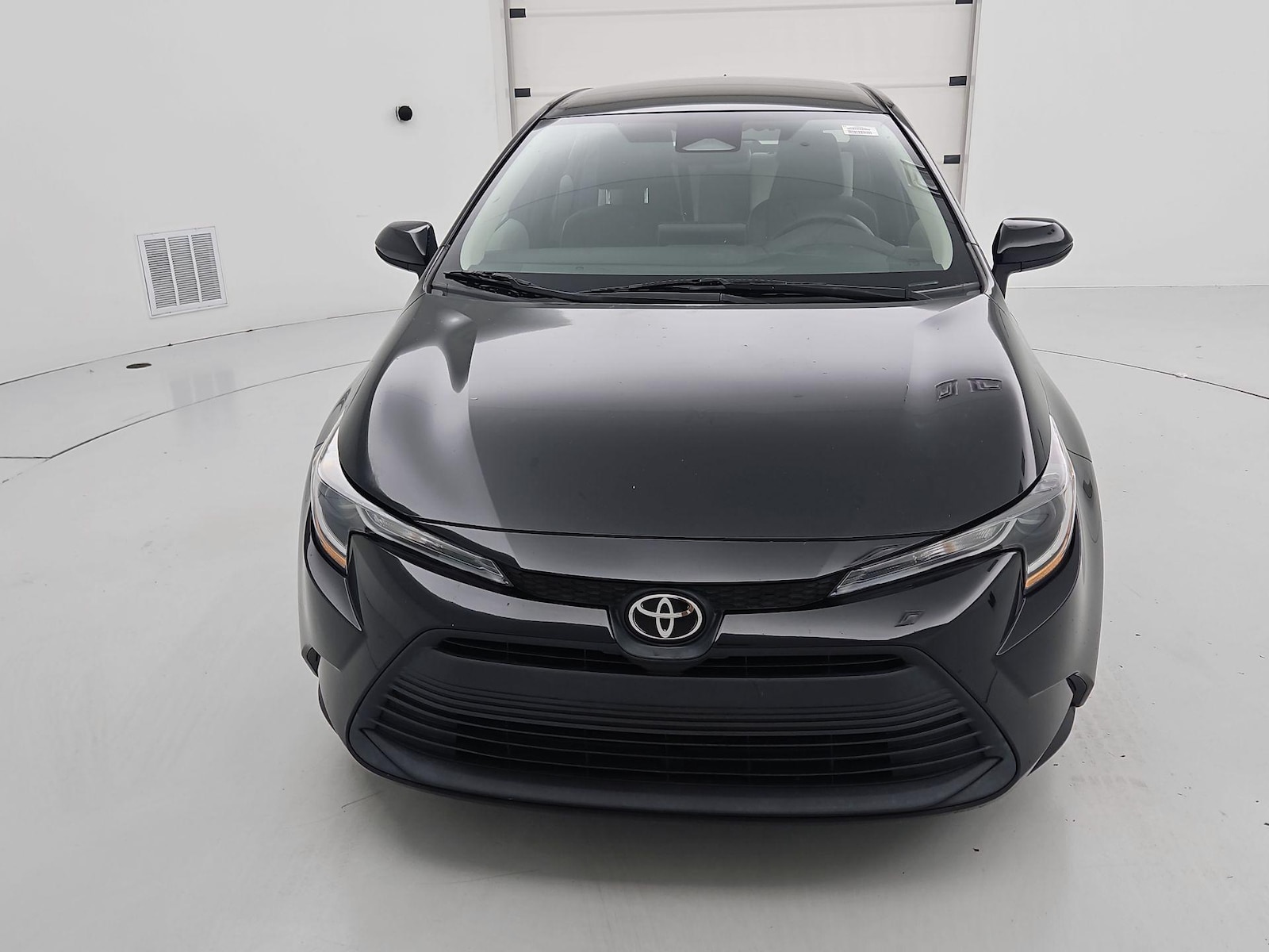 2023 Toyota Corolla LE - Photo 2