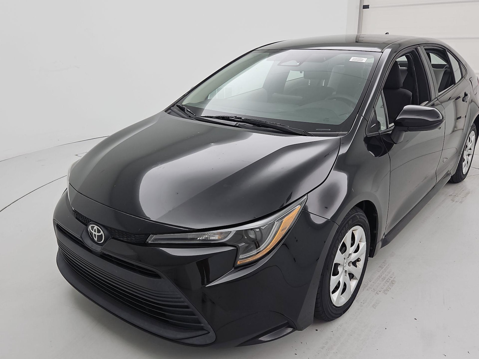 2023 Toyota Corolla LE - Photo 3