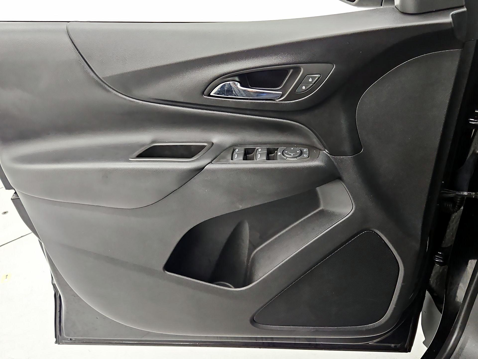 Thumbnail: 2022 Chevrolet Equinox - 12