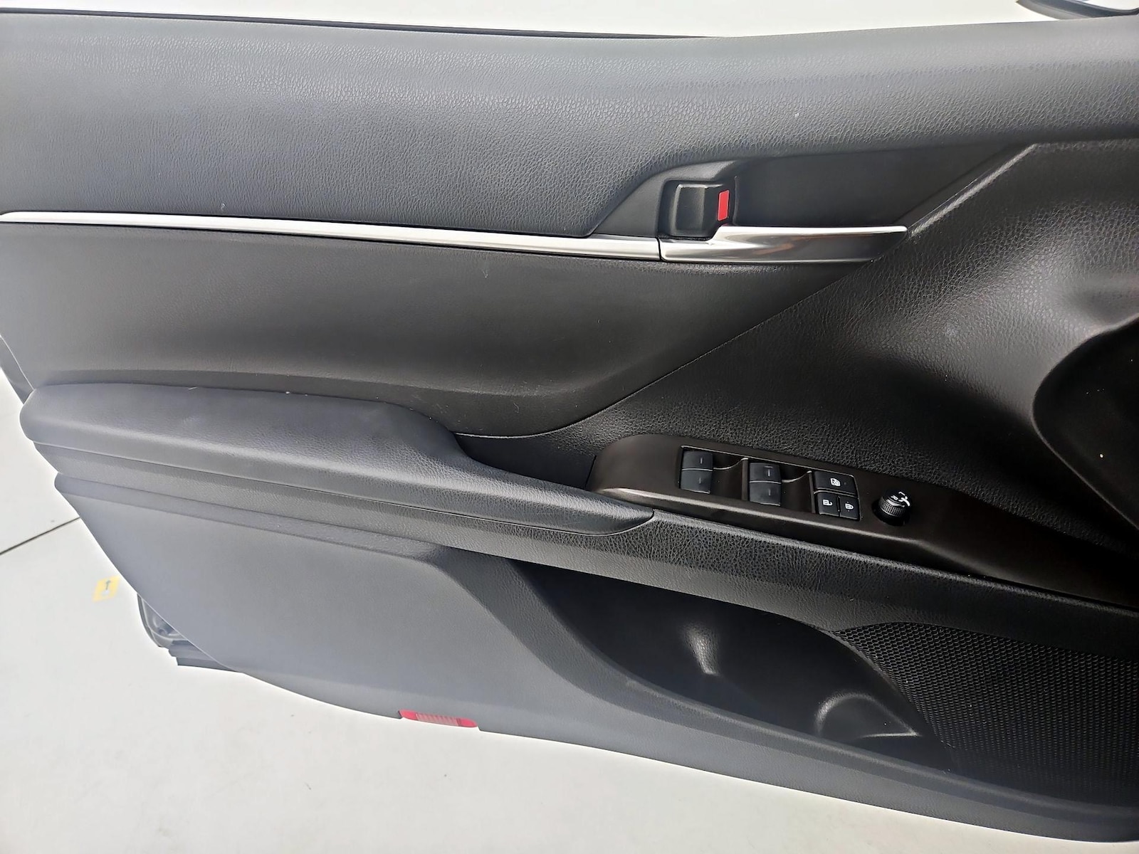 2023 Toyota Camry SE - Photo 13