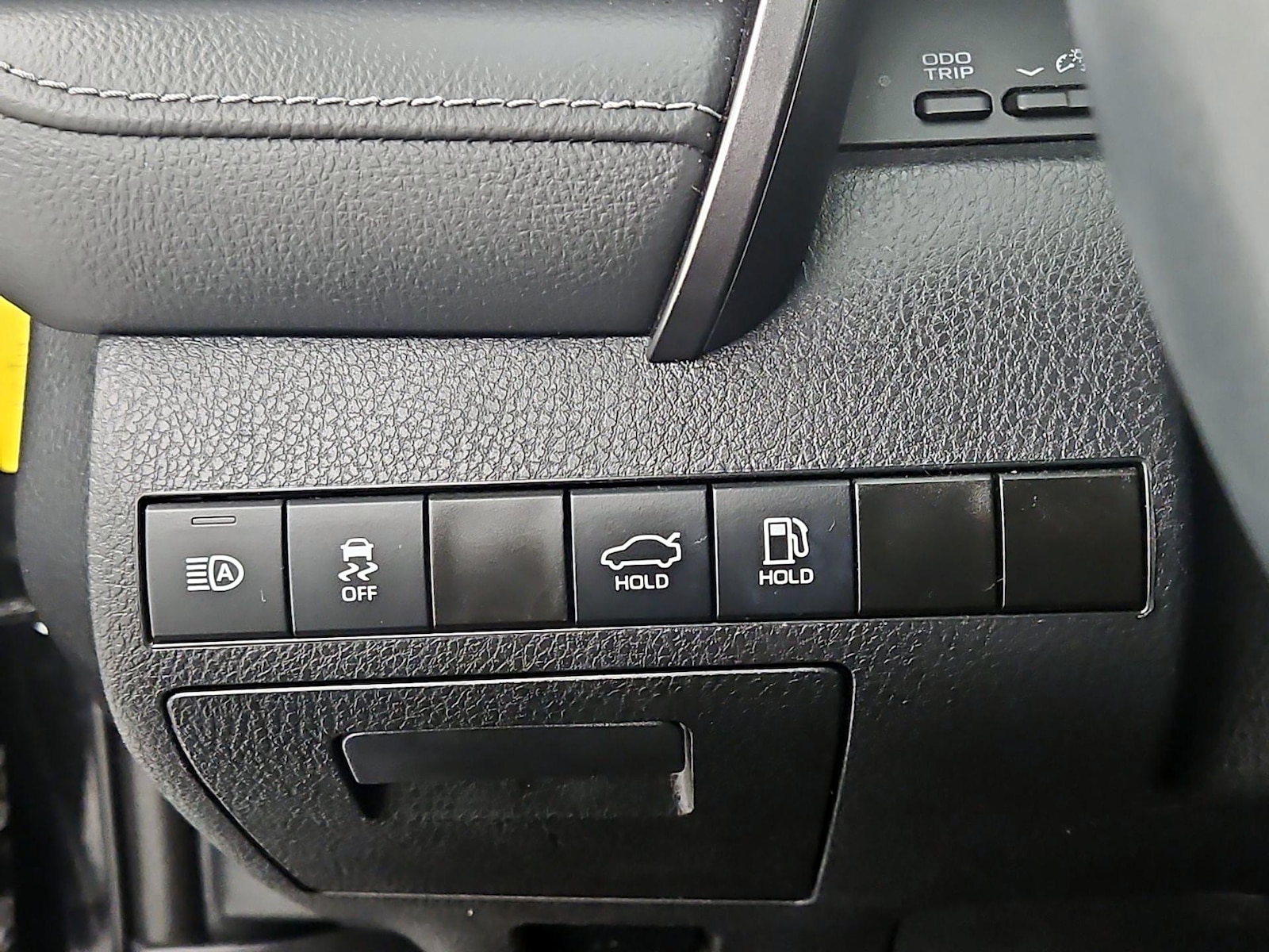 2023 Toyota Camry SE - Photo 14