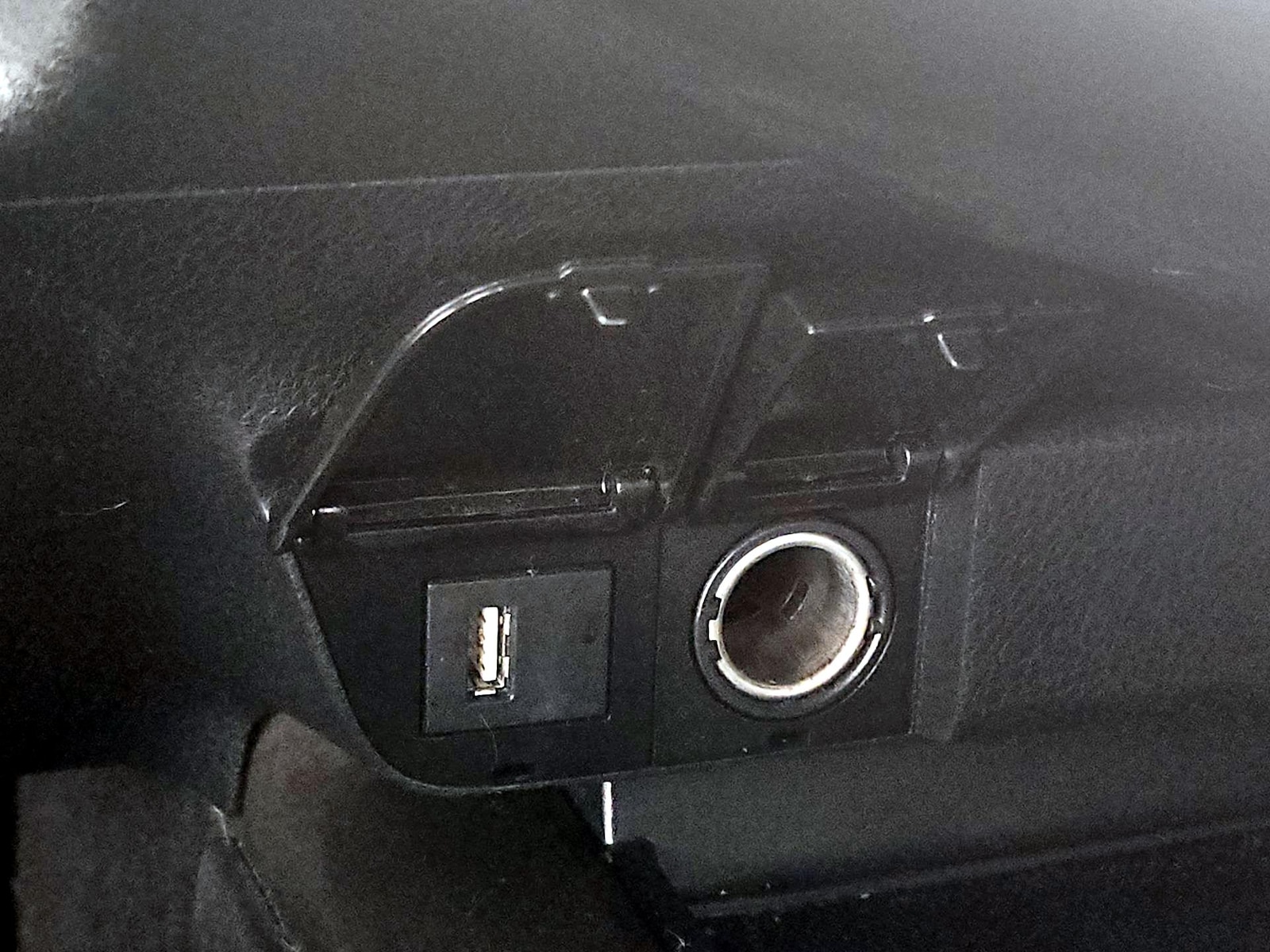 2023 Toyota Camry SE - Photo 19