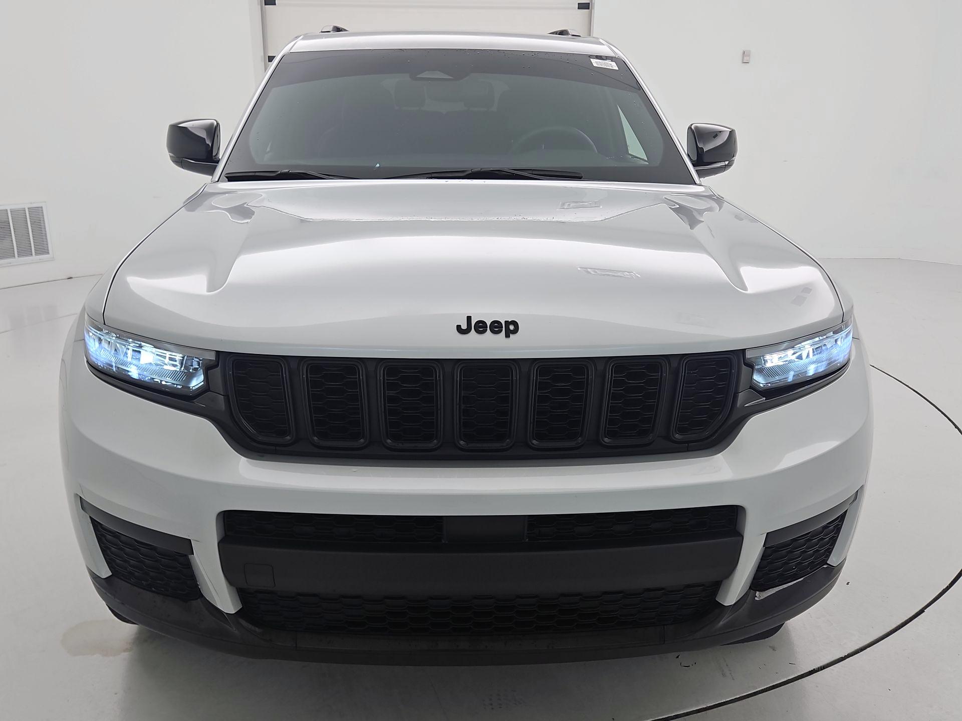 Thumbnail: 2023 Jeep Grand Cherokee L - 2