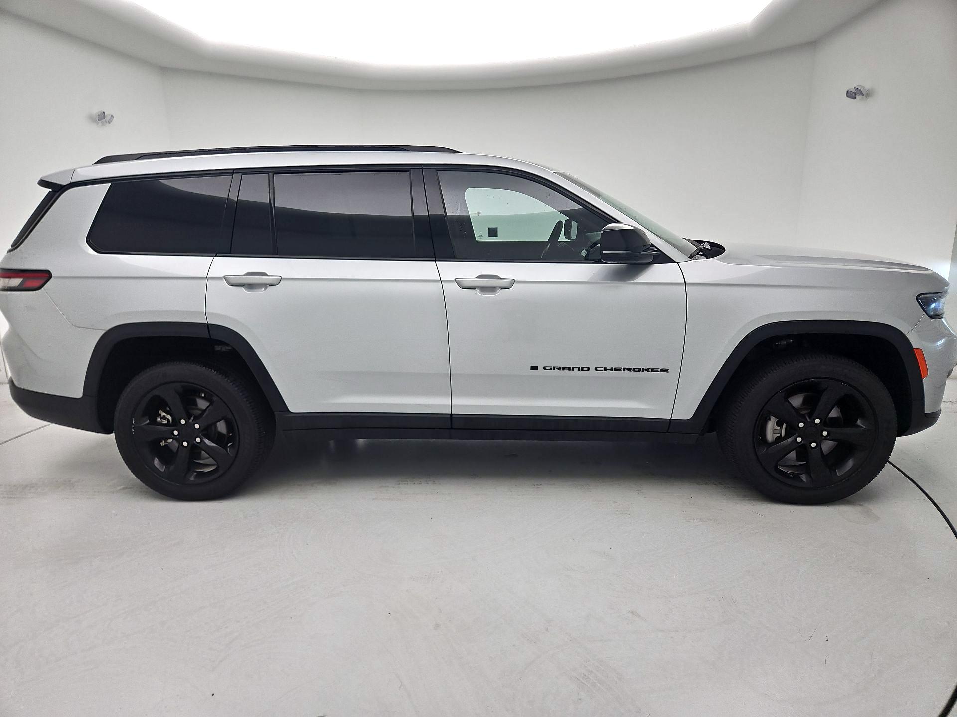 Thumbnail: 2023 Jeep Grand Cherokee L - 4