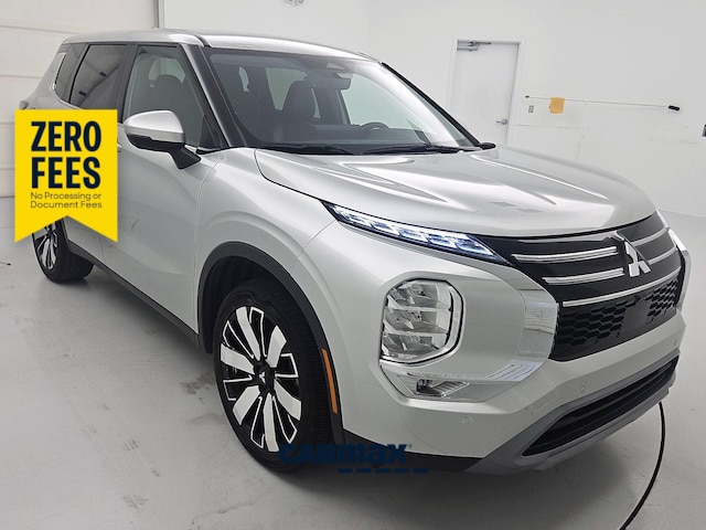 Silver 2025 Mitsubishi Outlander SE FWD SUV / Crossover Front-Wheel Drive Automatic