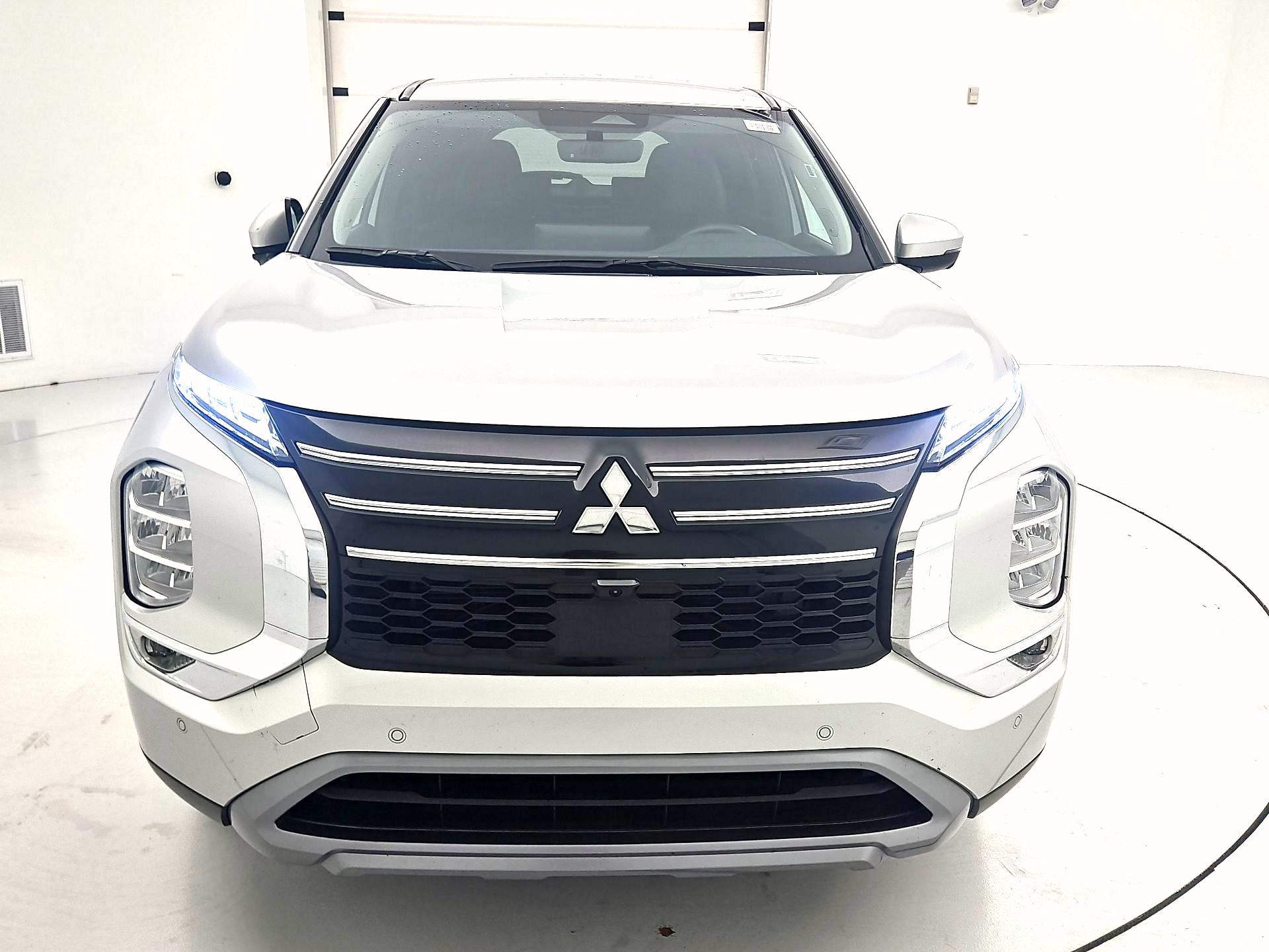 Thumbnail: 2025 Mitsubishi Outlander - 2