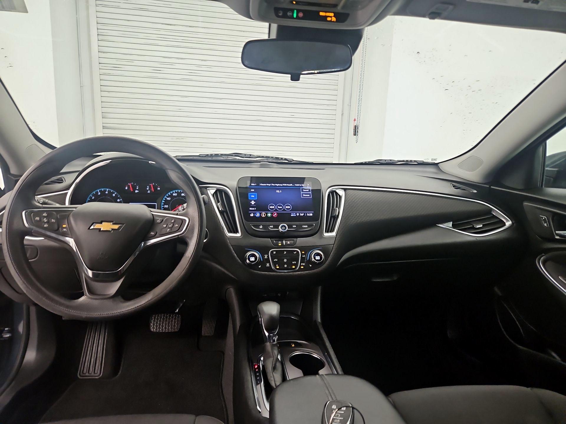 Thumbnail: 2021 Chevrolet Malibu - 8
