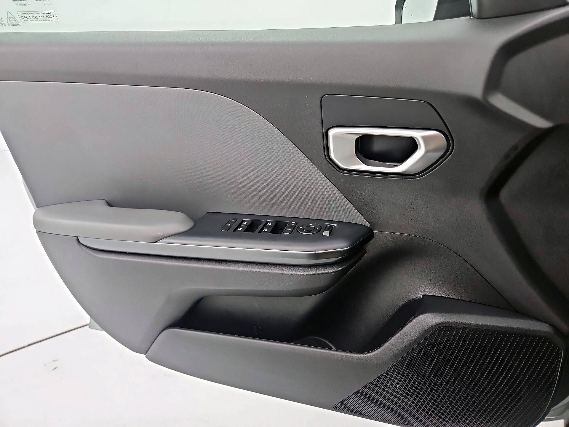 Thumbnail: 2025 Kia K4 - 10