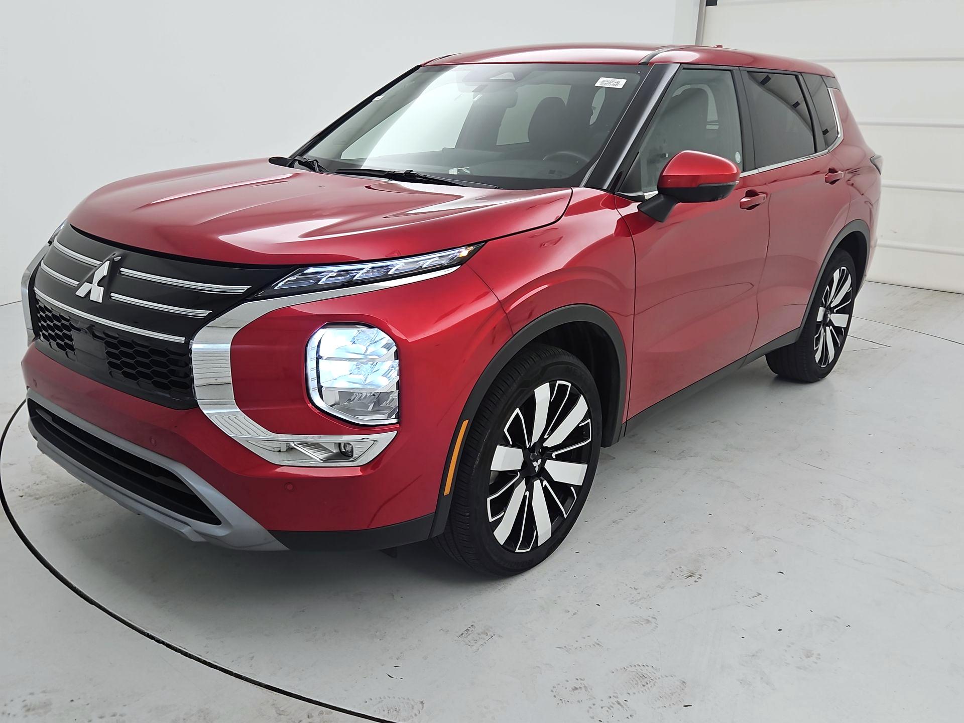 Thumbnail: 2025 Mitsubishi Outlander - 3