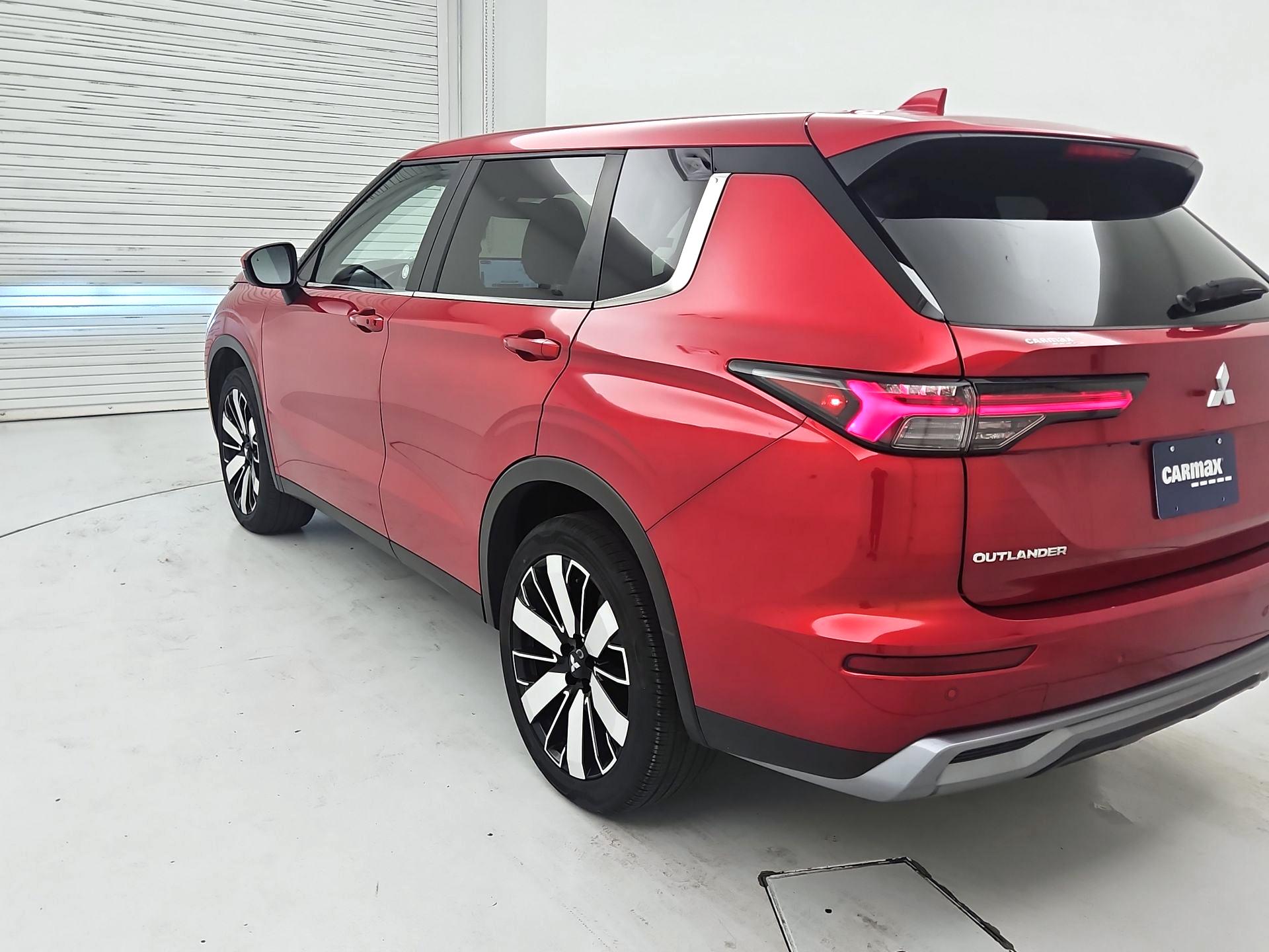 Thumbnail: 2025 Mitsubishi Outlander - 7