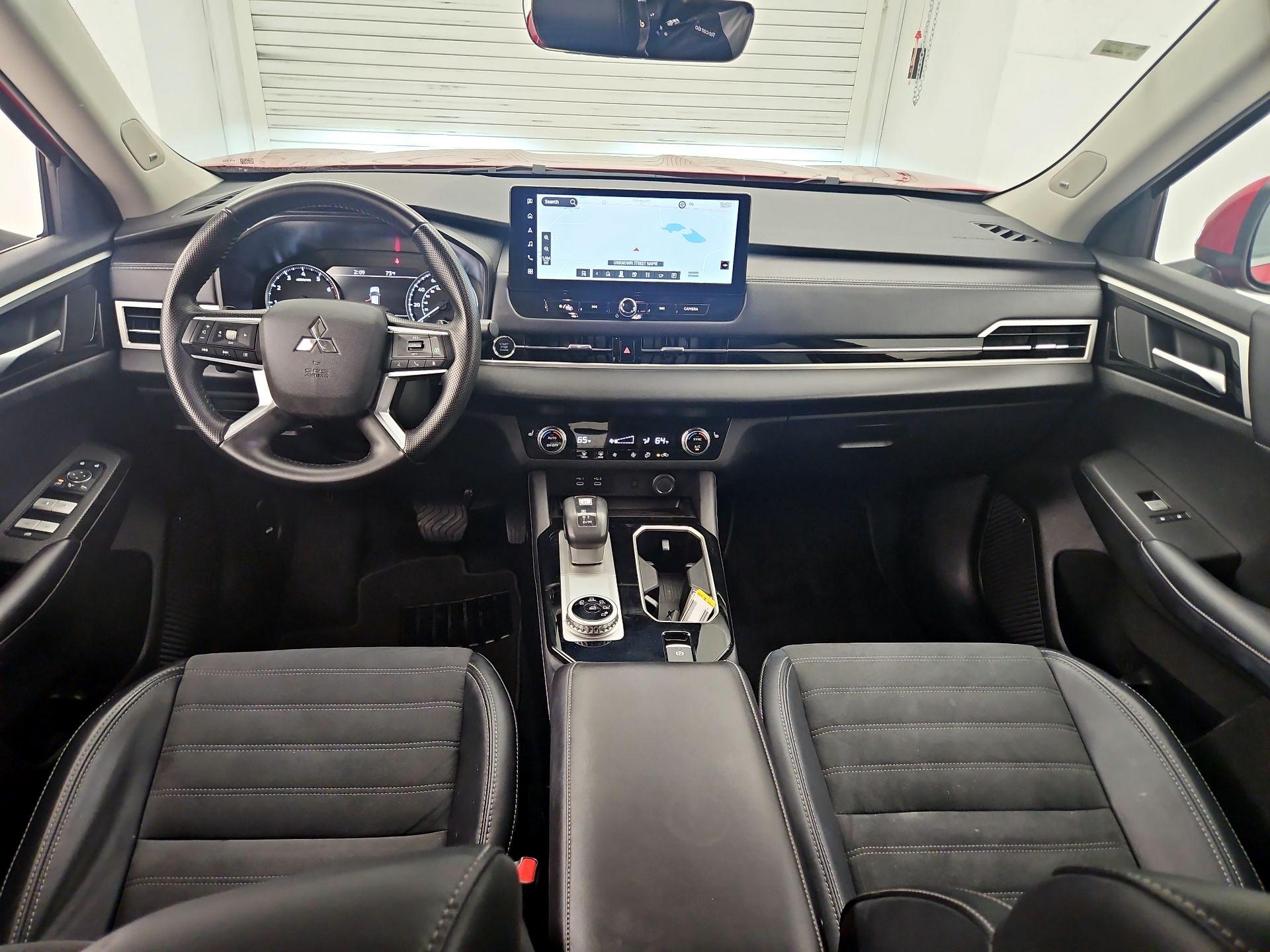 Thumbnail: 2025 Mitsubishi Outlander - 8