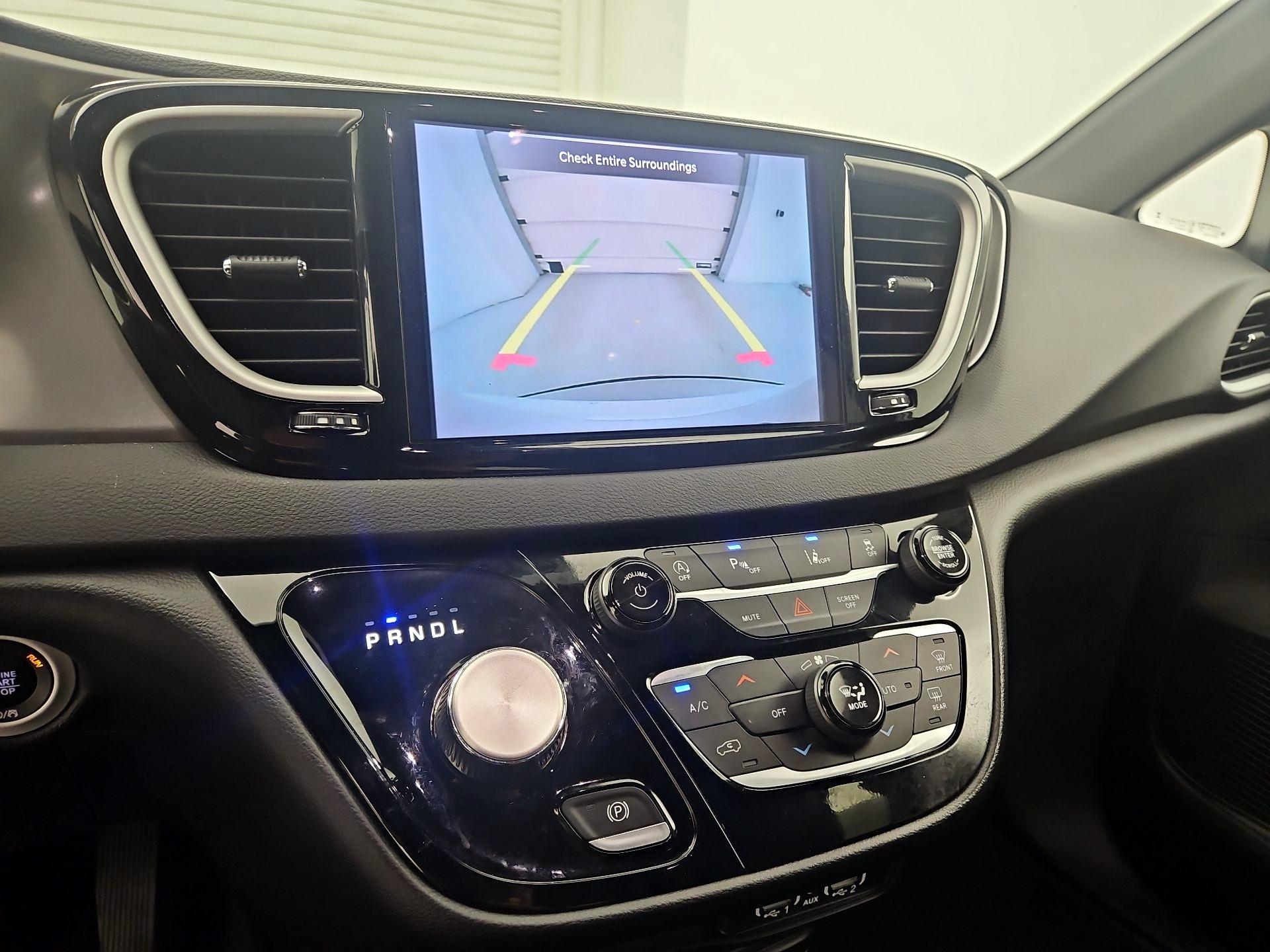 Thumbnail: 2025 Chrysler Pacifica - 14