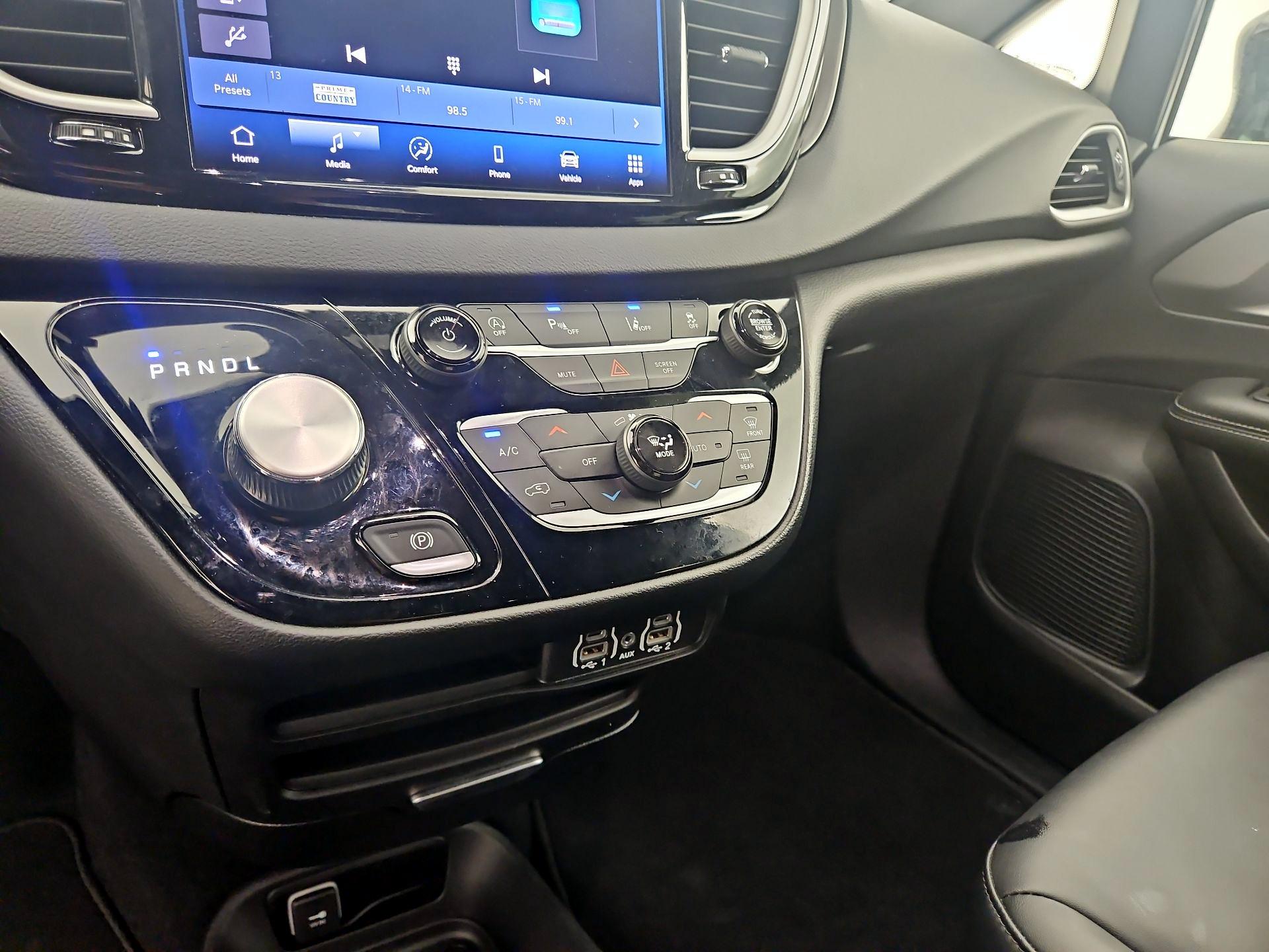 Thumbnail: 2025 Chrysler Pacifica - 16